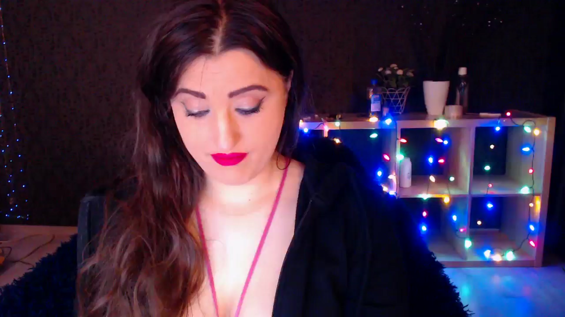 Gallery image thumbnail from HotRebbecca's myfreecams stream on, 12/24/2024, 02:40 image 2 of 20
