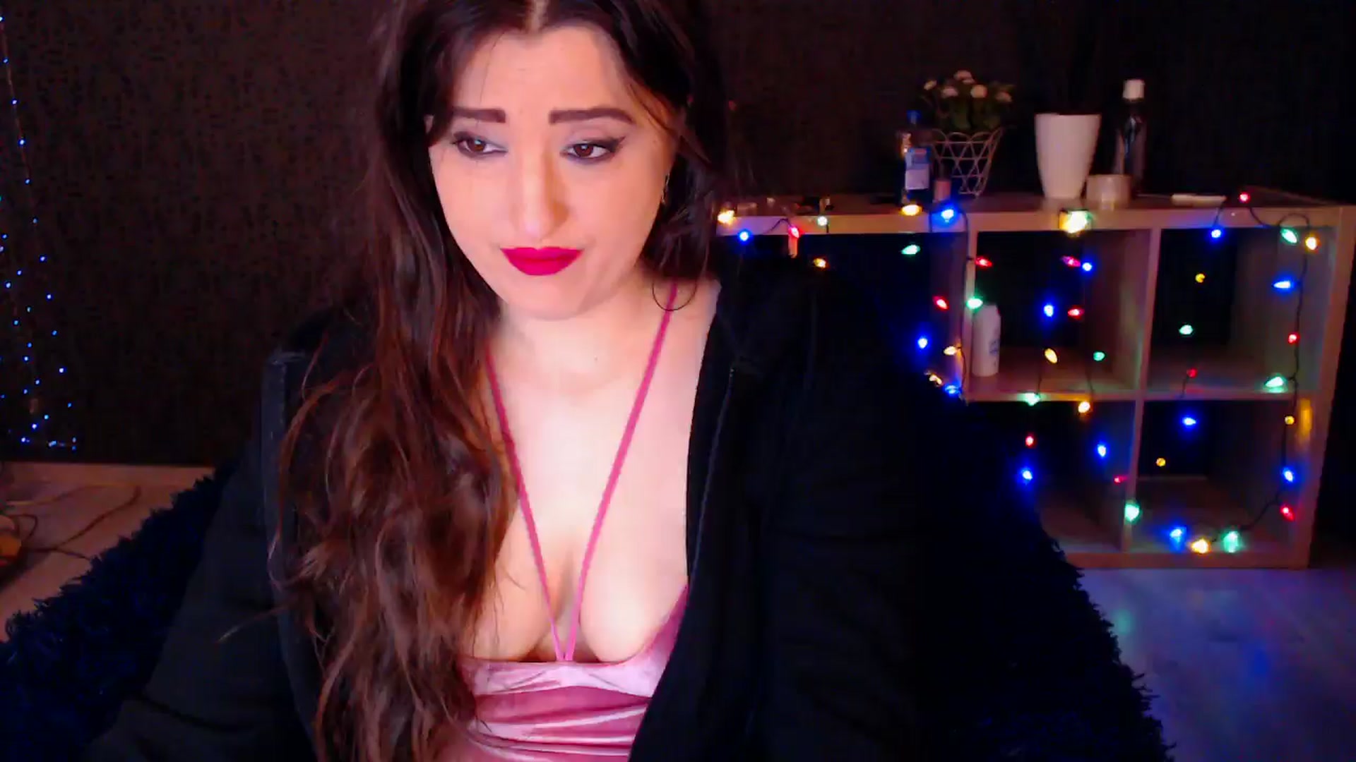 Gallery image thumbnail from HotRebbecca's myfreecams stream on, 12/24/2024, 02:40 image 12 of 20