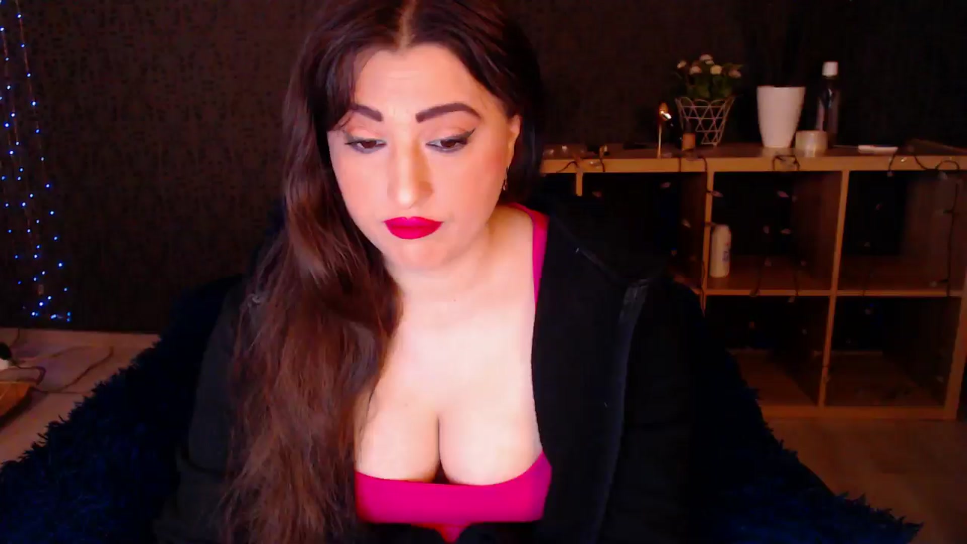 Gallery image thumbnail from HotRebbecca's myfreecams stream on, 12/28/2024, 01:58 image 6 of 20