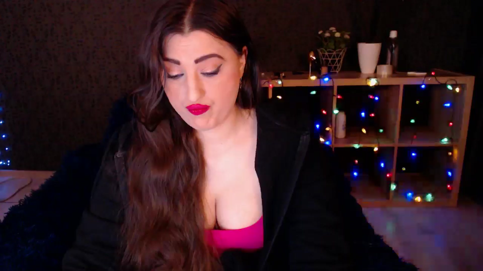 Gallery image thumbnail from HotRebbecca's myfreecams stream on, 12/28/2024, 01:58 image 18 of 20
