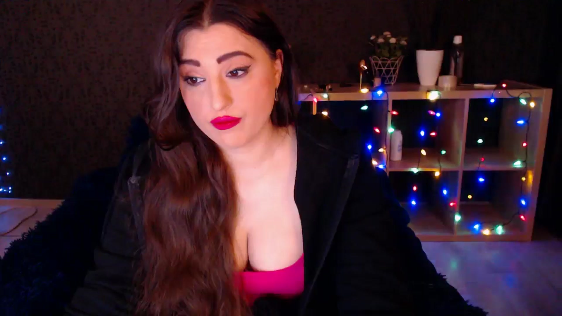 Gallery image thumbnail from HotRebbecca's myfreecams stream on, 12/28/2024, 01:58 image 17 of 20
