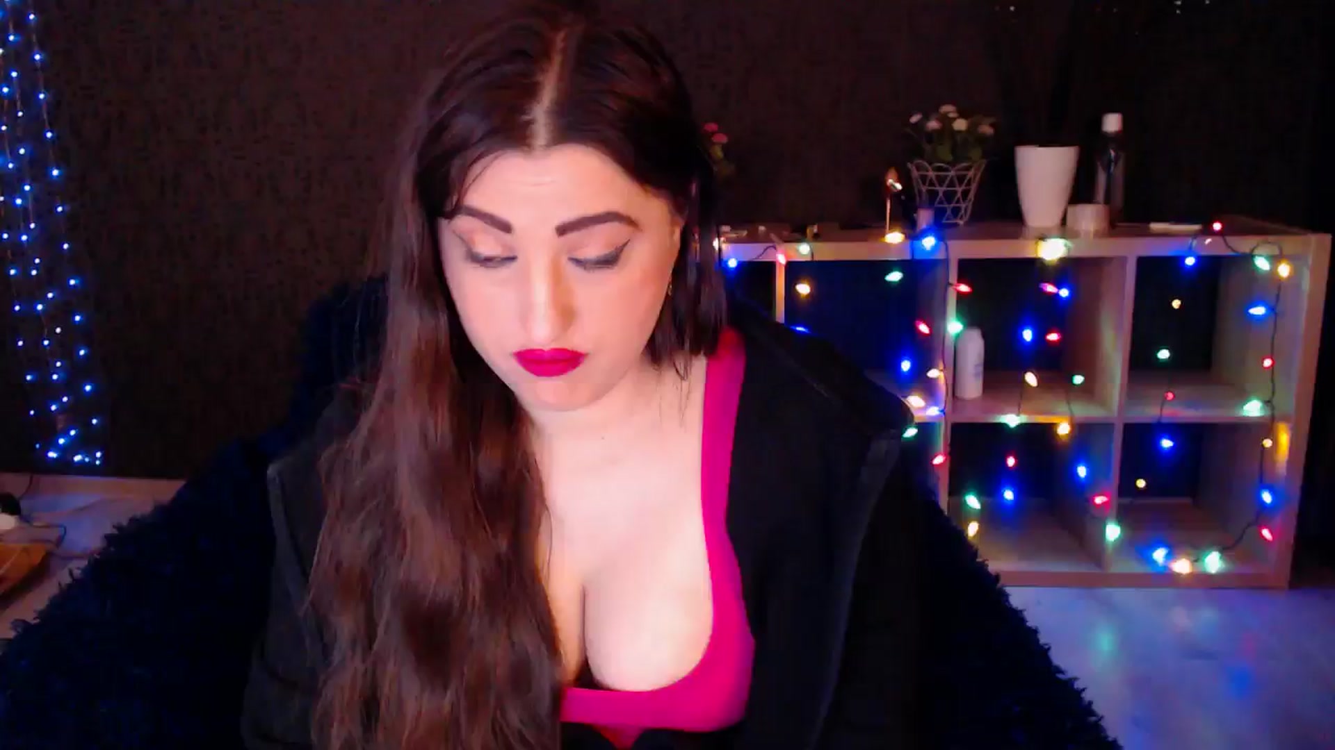 Gallery image thumbnail from HotRebbecca's myfreecams stream on, 12/28/2024, 03:05 image 13 of 20