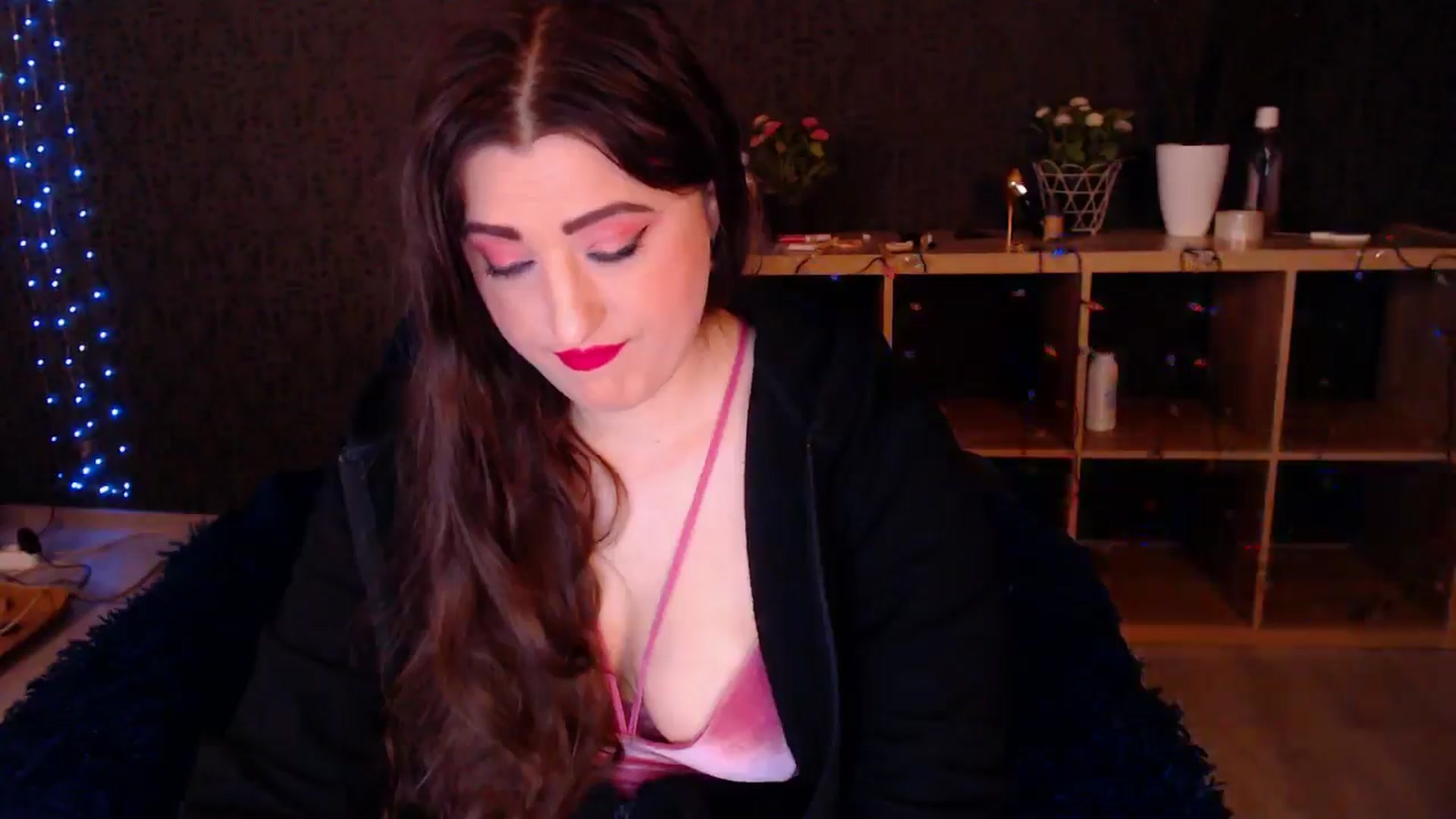 Gallery image thumbnail from HotRebbecca's myfreecams stream on, 12/29/2024, 02:03 image 19 of 20