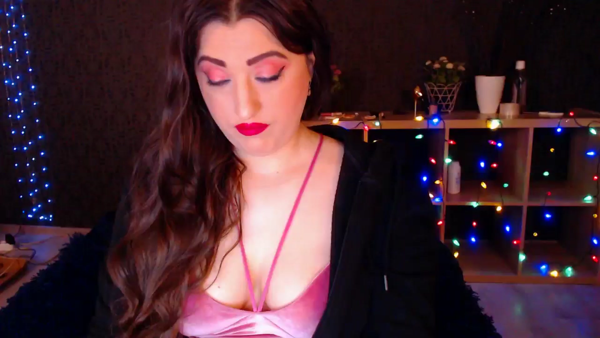 Gallery image thumbnail from HotRebbecca's myfreecams stream on, 12/29/2024, 02:03 image 1 of 20