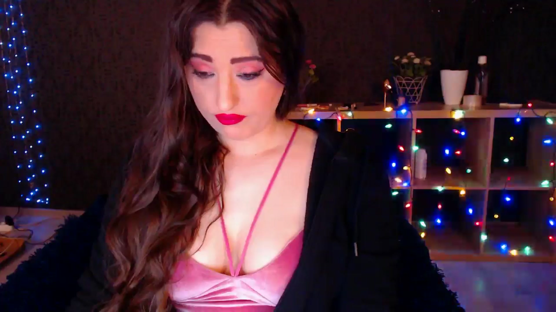 Gallery image thumbnail from HotRebbecca's myfreecams stream on, 12/29/2024, 02:03 image 8 of 20