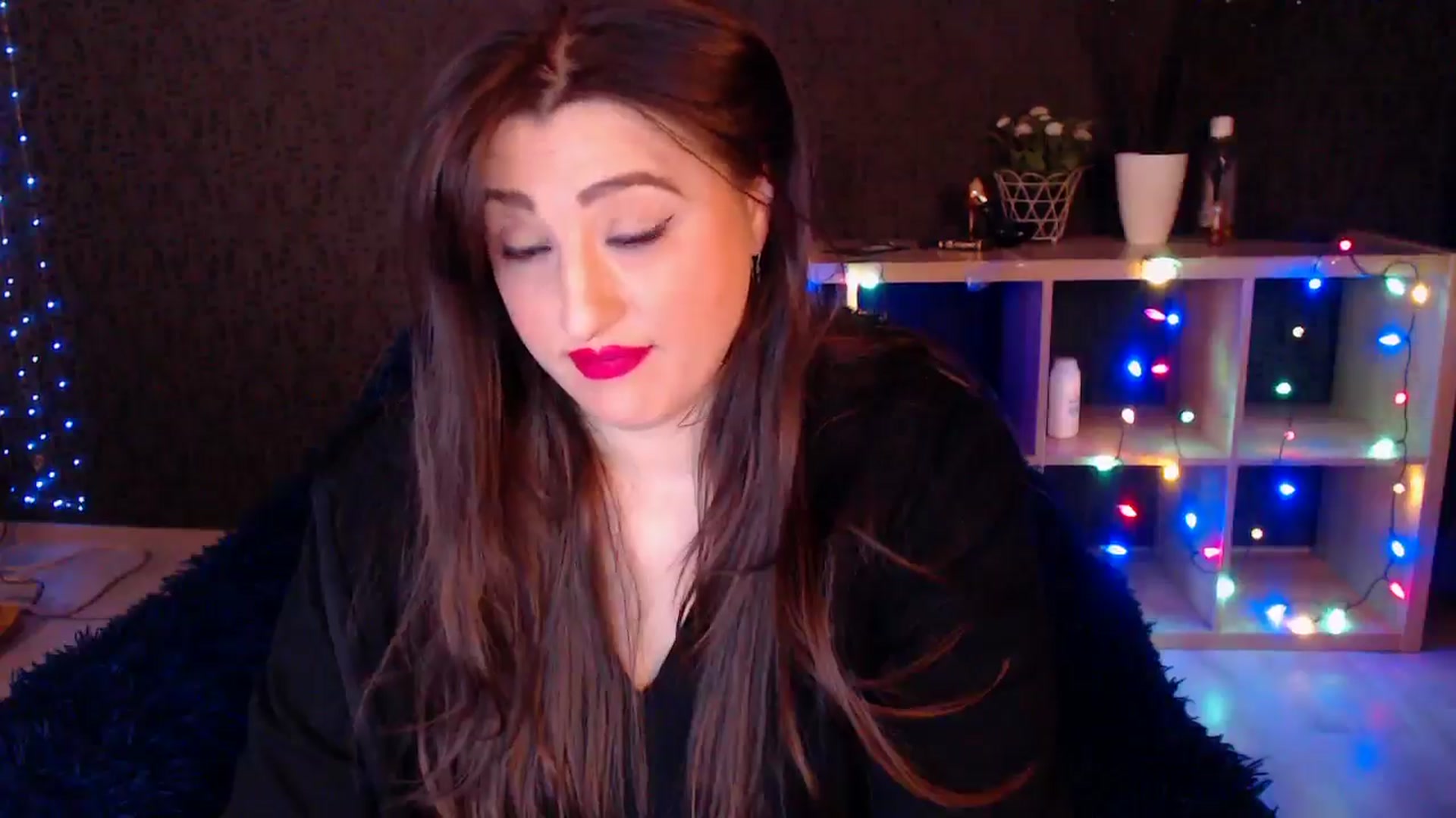 Gallery image thumbnail from HotRebbecca's myfreecams stream on, 01/03/2025, 03:58 image 2 of 20