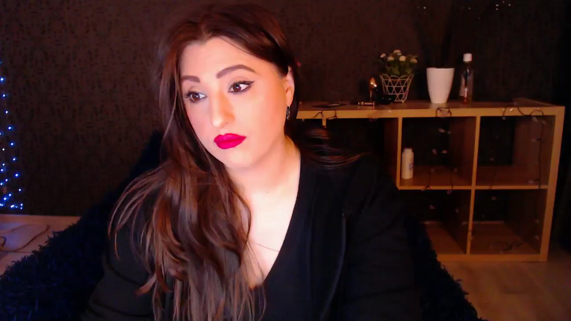 Gallery image thumbnail from HotRebbecca's myfreecams stream on, 01/04/2025, 01:25 image 1 of 20