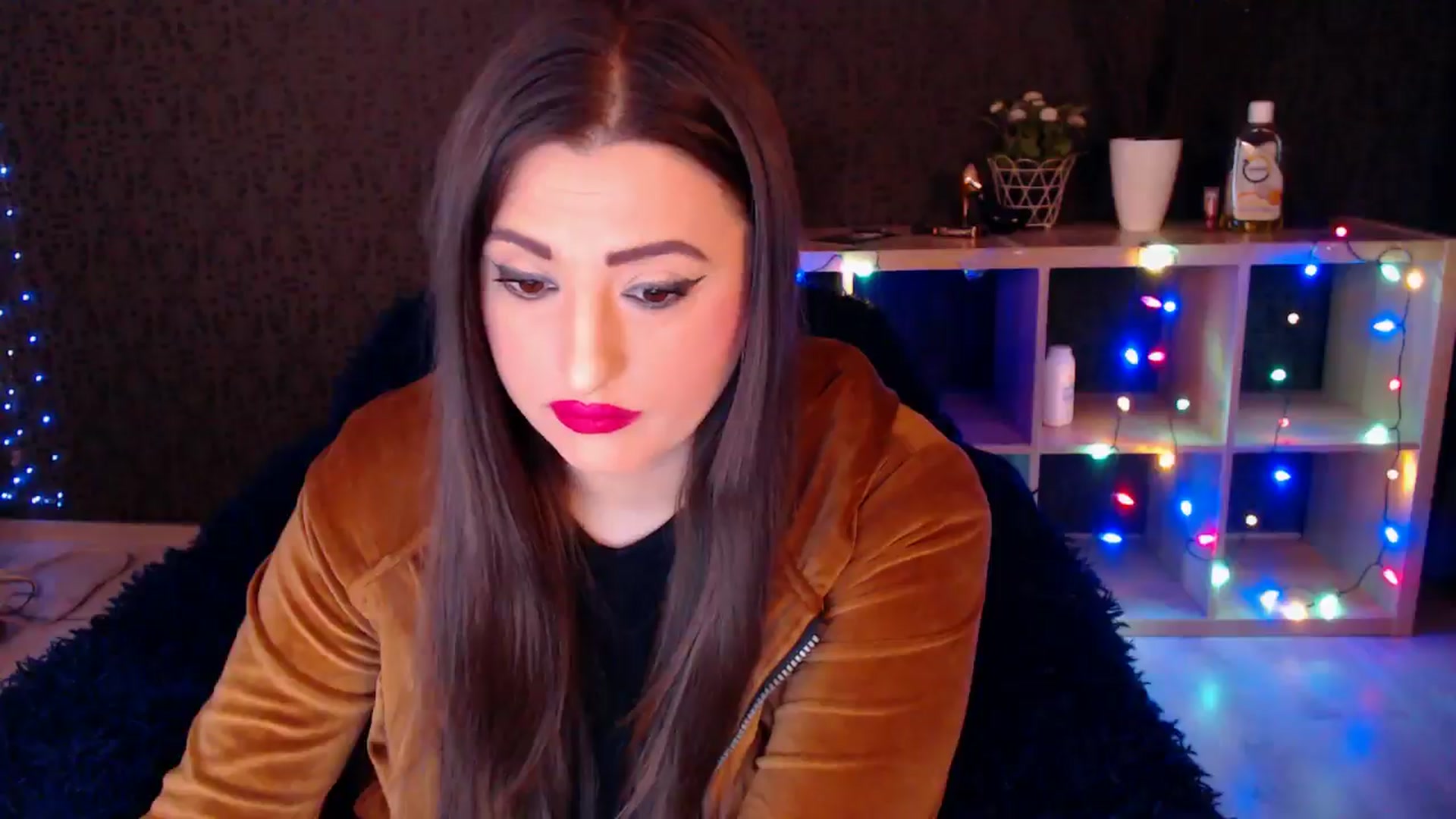 Gallery image thumbnail from HotRebbecca's myfreecams stream on, 01/19/2025, 24:03 image 2 of 20