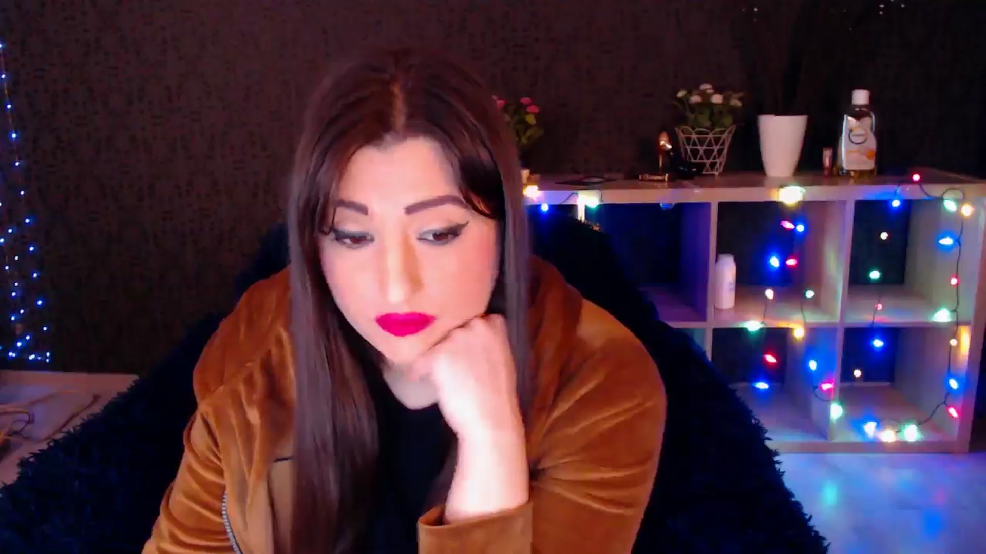 Gallery image thumbnail from HotRebbecca's myfreecams stream on, 01/19/2025, 24:03 image 17 of 20
