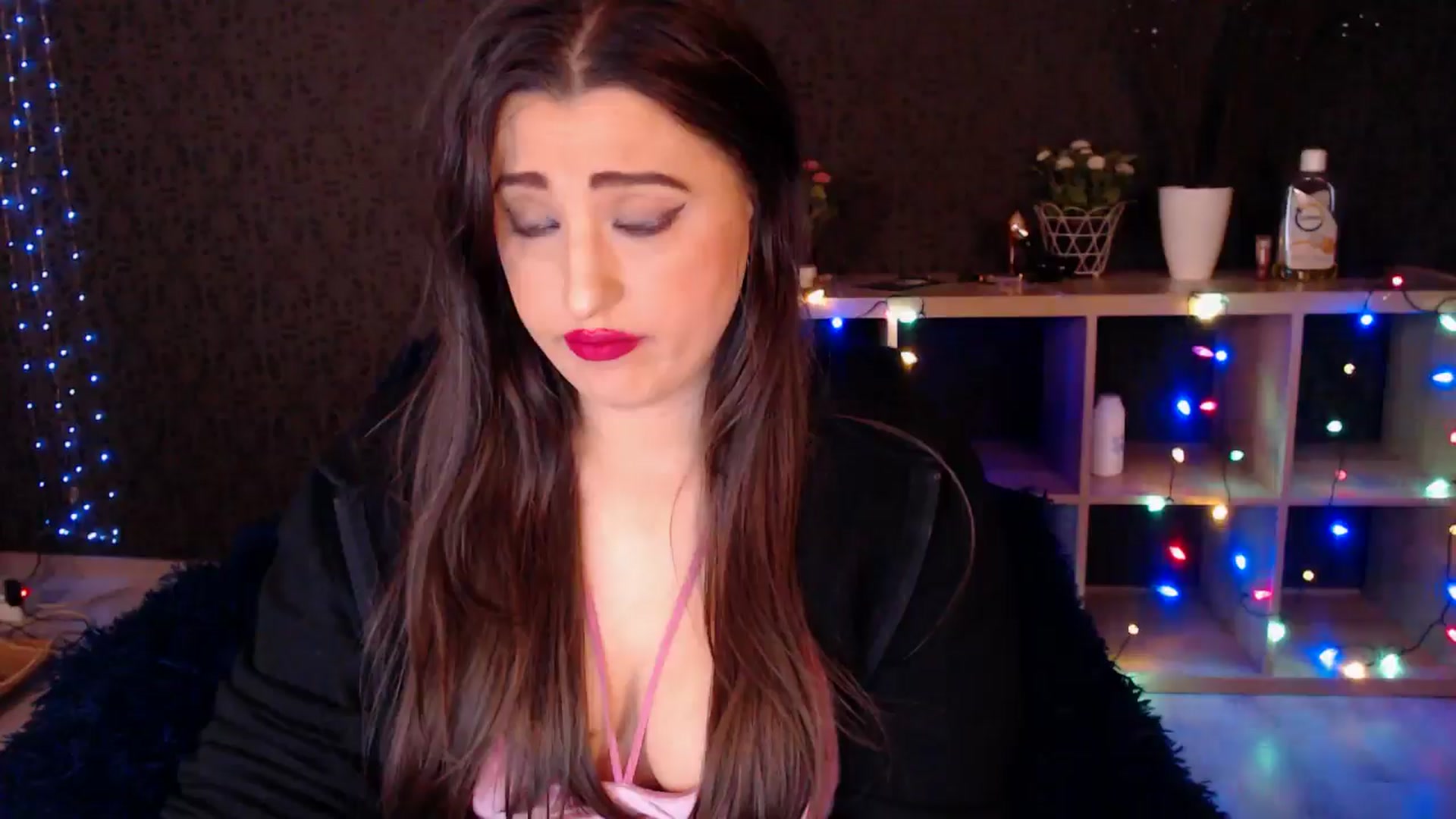Gallery image thumbnail from HotRebbecca's myfreecams stream on, 01/22/2025, 03:46 image 11 of 20