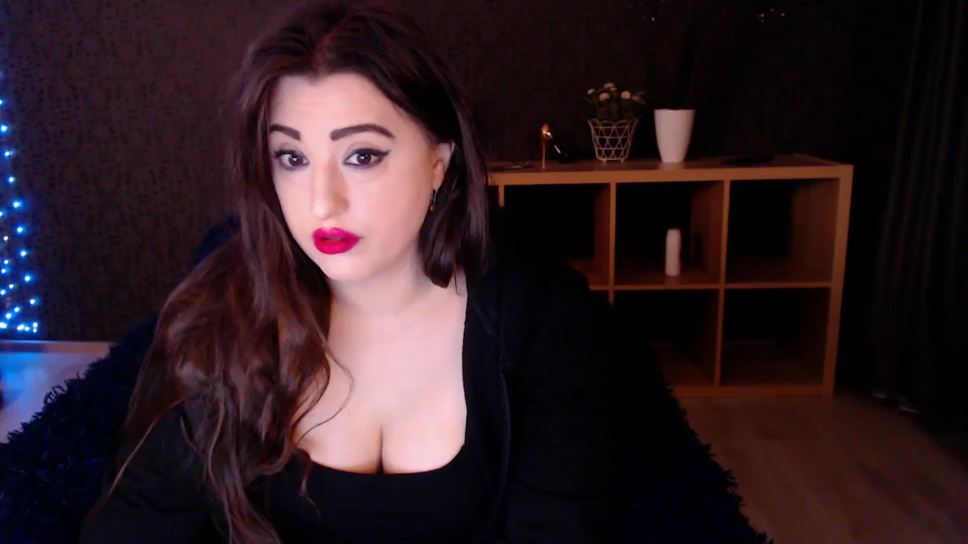 Gallery image thumbnail from HotRebbecca's myfreecams stream on, 03/11/2025, 03:02 image 2 of 20