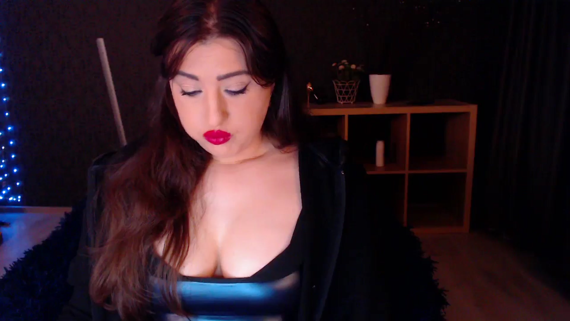 Gallery image thumbnail from HotRebbecca's myfreecams stream on, 03/17/2025, 22:30 image 15 of 20