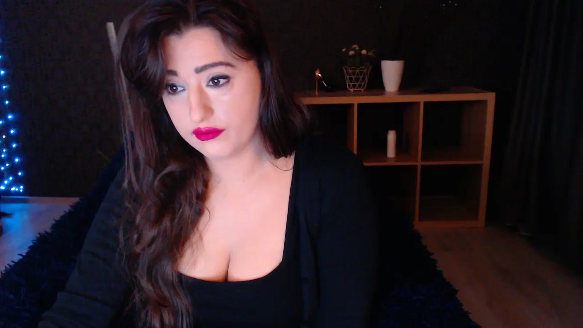 Gallery image thumbnail from HotRebbecca's myfreecams stream on, 03/19/2025, 02:45 image 14 of 20