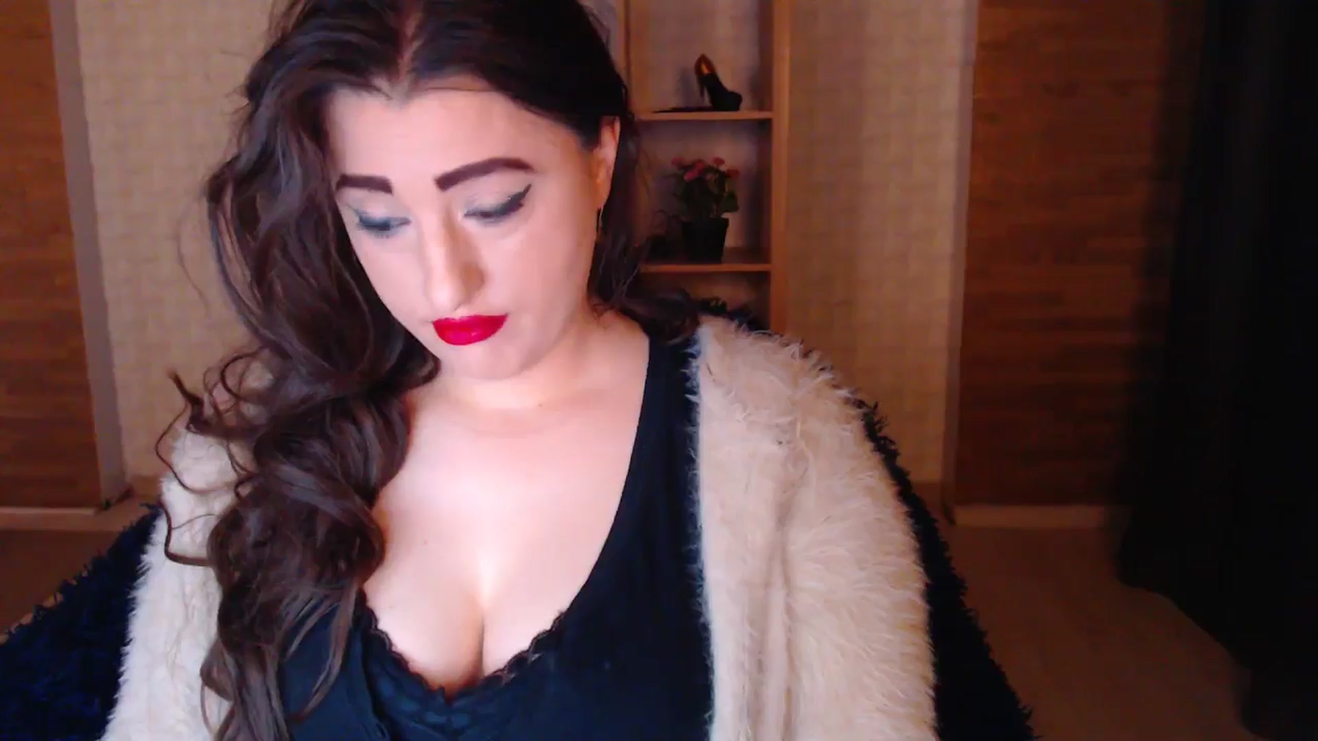 Gallery image thumbnail from HotRebbecca's myfreecams stream on, 04/15/2025, 01:35 image 12 of 20