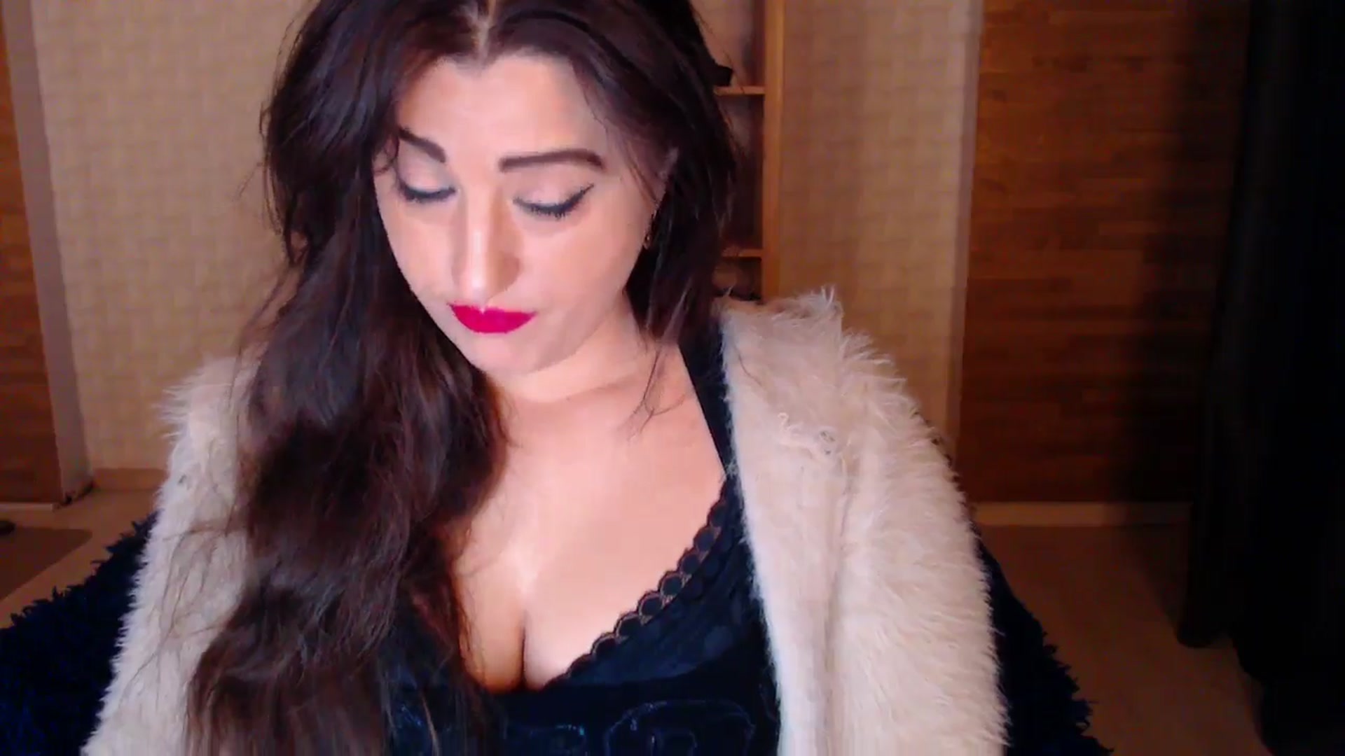 Gallery image thumbnail from HotRebbecca's myfreecams stream on, 04/18/2025, 01:03 image 13 of 20