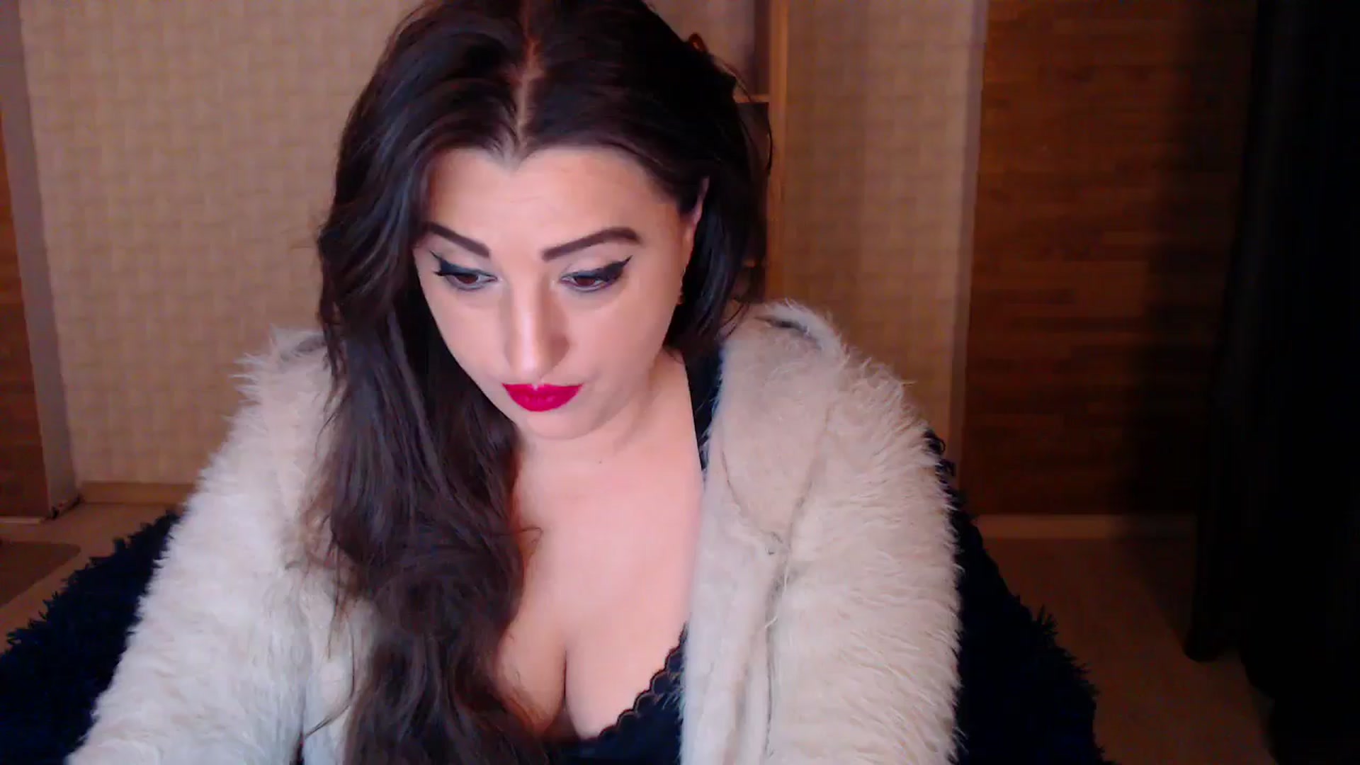 Gallery image thumbnail from HotRebbecca's myfreecams stream on, 04/18/2025, 01:03 image 1 of 20