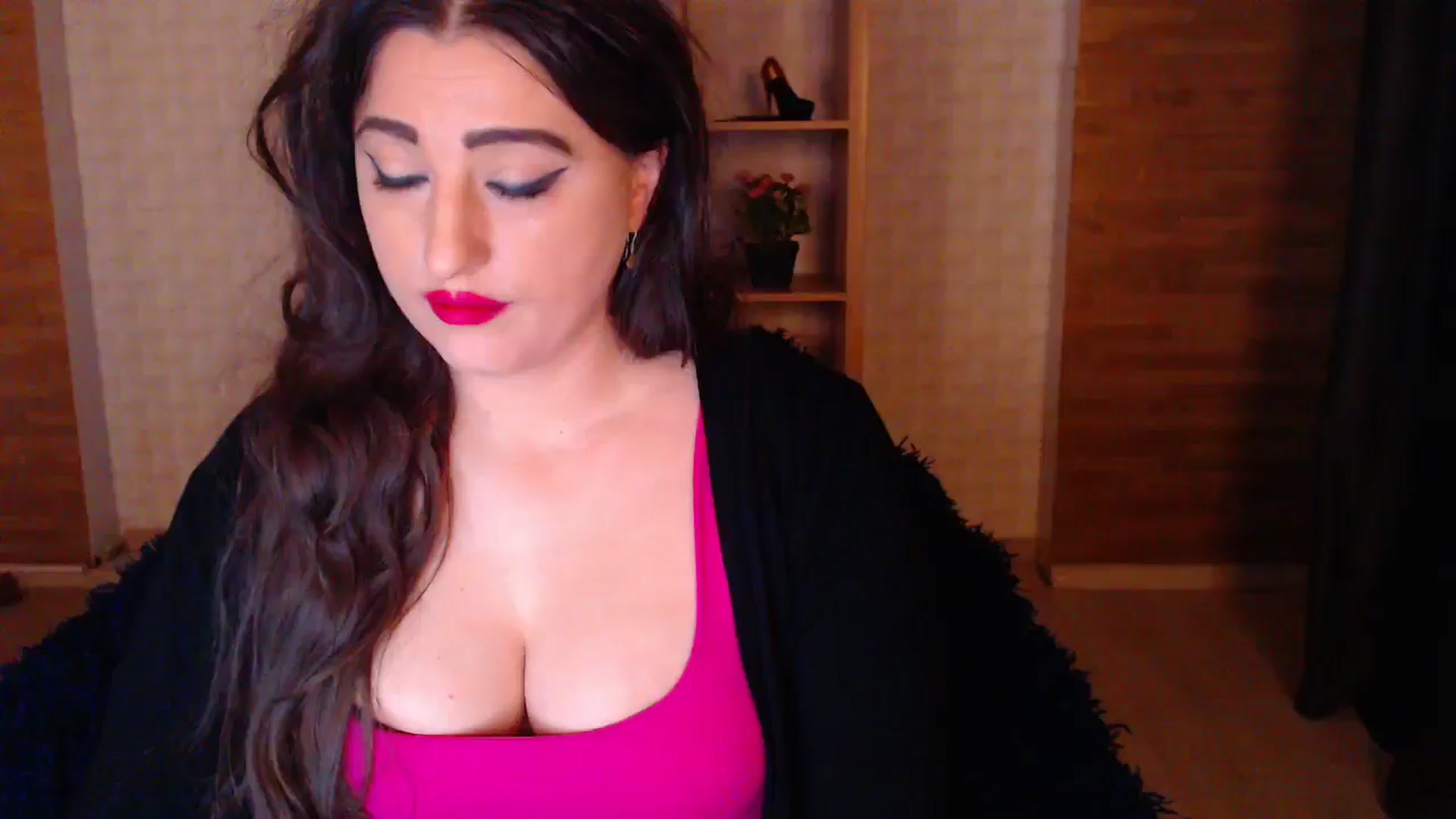 Gallery image thumbnail from HotRebbecca's myfreecams stream on, 04/23/2025, 02:17 image 1 of 20
