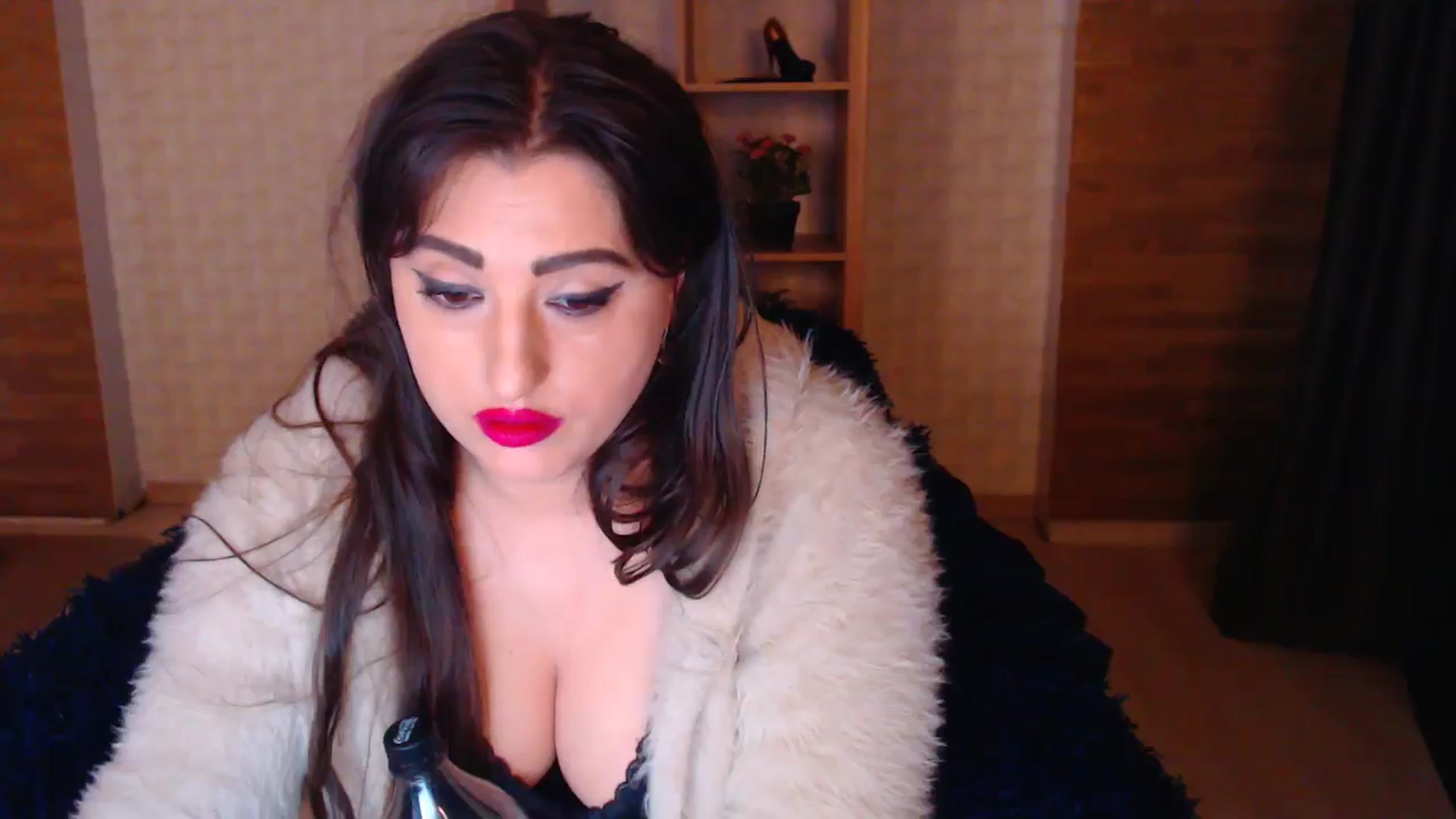 Gallery image thumbnail from HotRebbecca's myfreecams stream on, 05/02/2025, 01:16 image 2 of 20