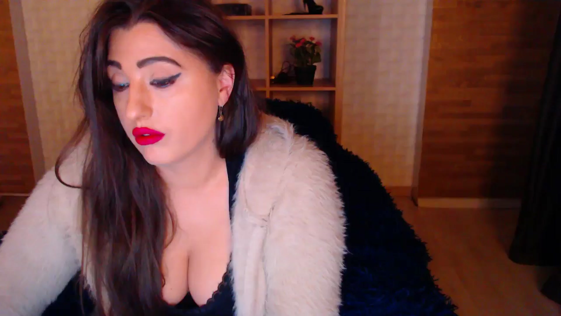 Gallery image thumbnail from HotRebbecca's myfreecams stream on, 05/18/2025, 22:59 image 10 of 20