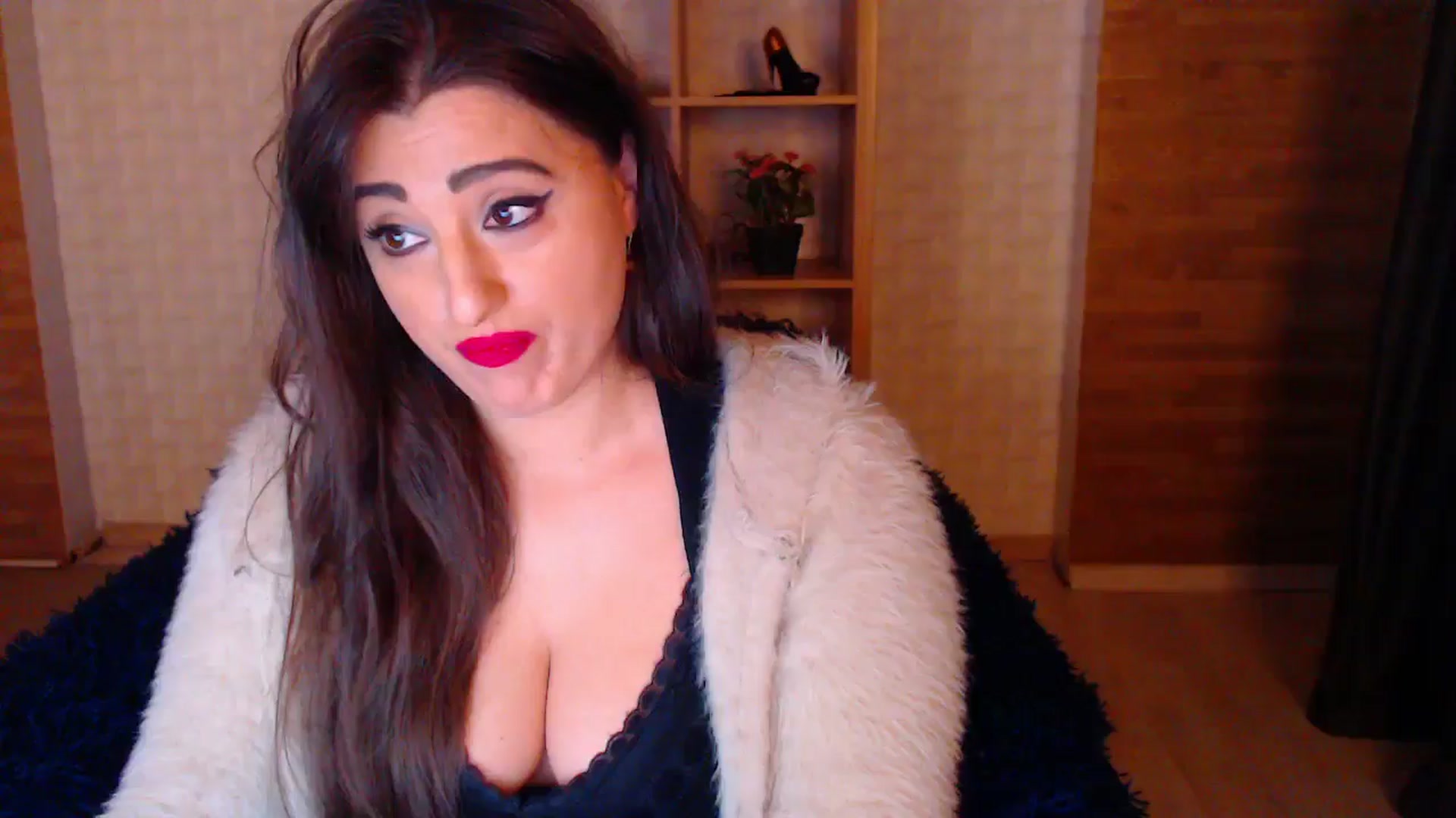 Gallery image thumbnail from HotRebbecca's myfreecams stream on, 05/19/2025, 24:04 image 9 of 20