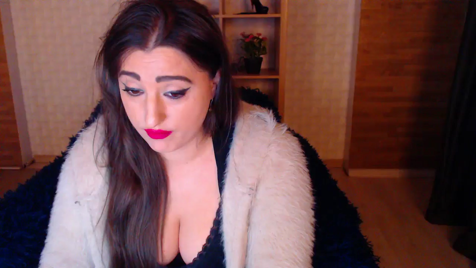 Gallery image thumbnail from HotRebbecca's myfreecams stream on, 05/19/2025, 24:04 image 1 of 20
