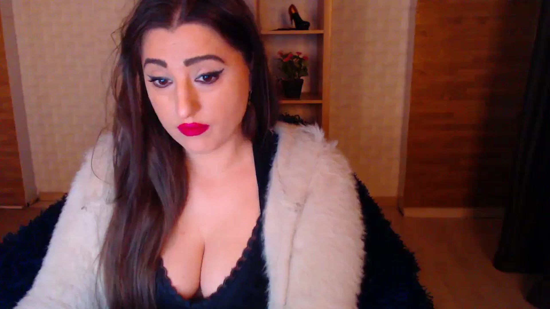Gallery image thumbnail from HotRebbecca's myfreecams stream on, 05/19/2025, 24:04 image 2 of 20