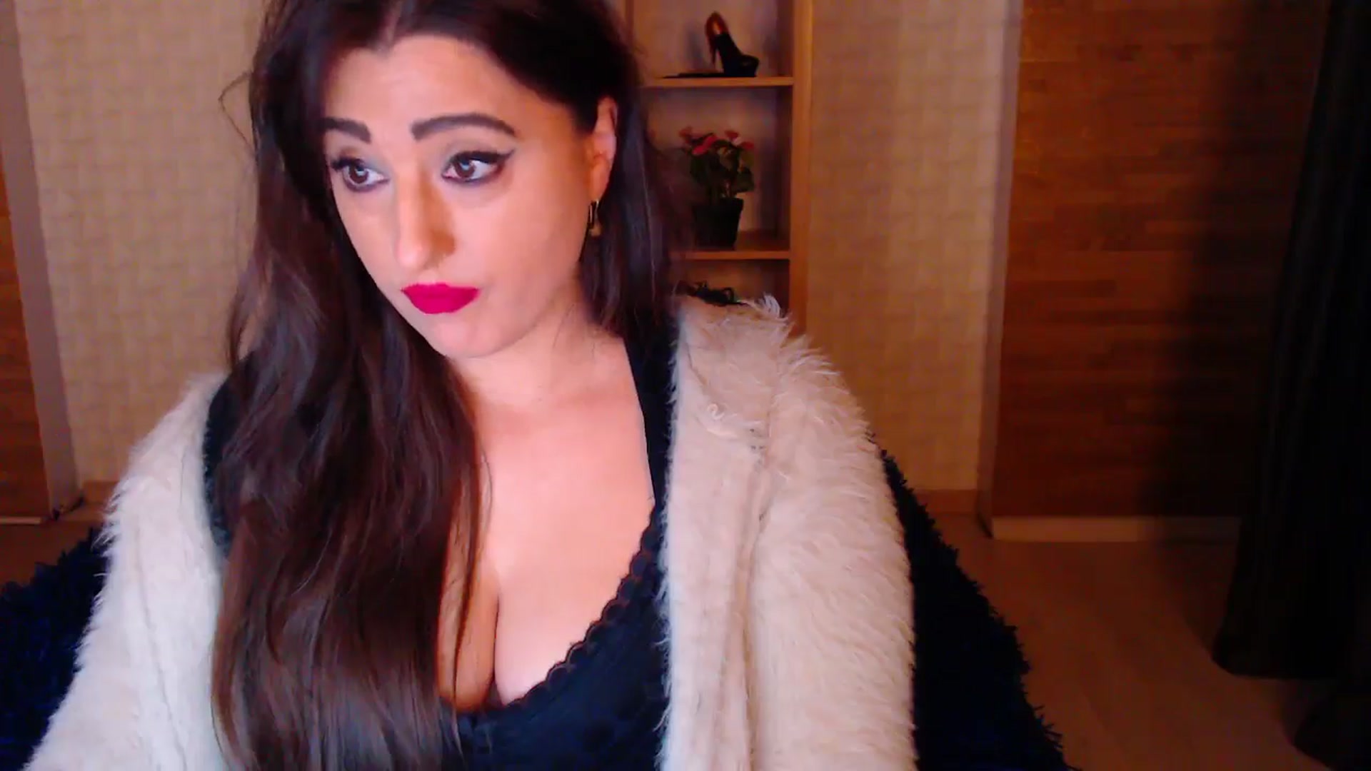 Gallery image thumbnail from HotRebbecca's myfreecams stream on, 05/19/2025, 24:04 image 14 of 20