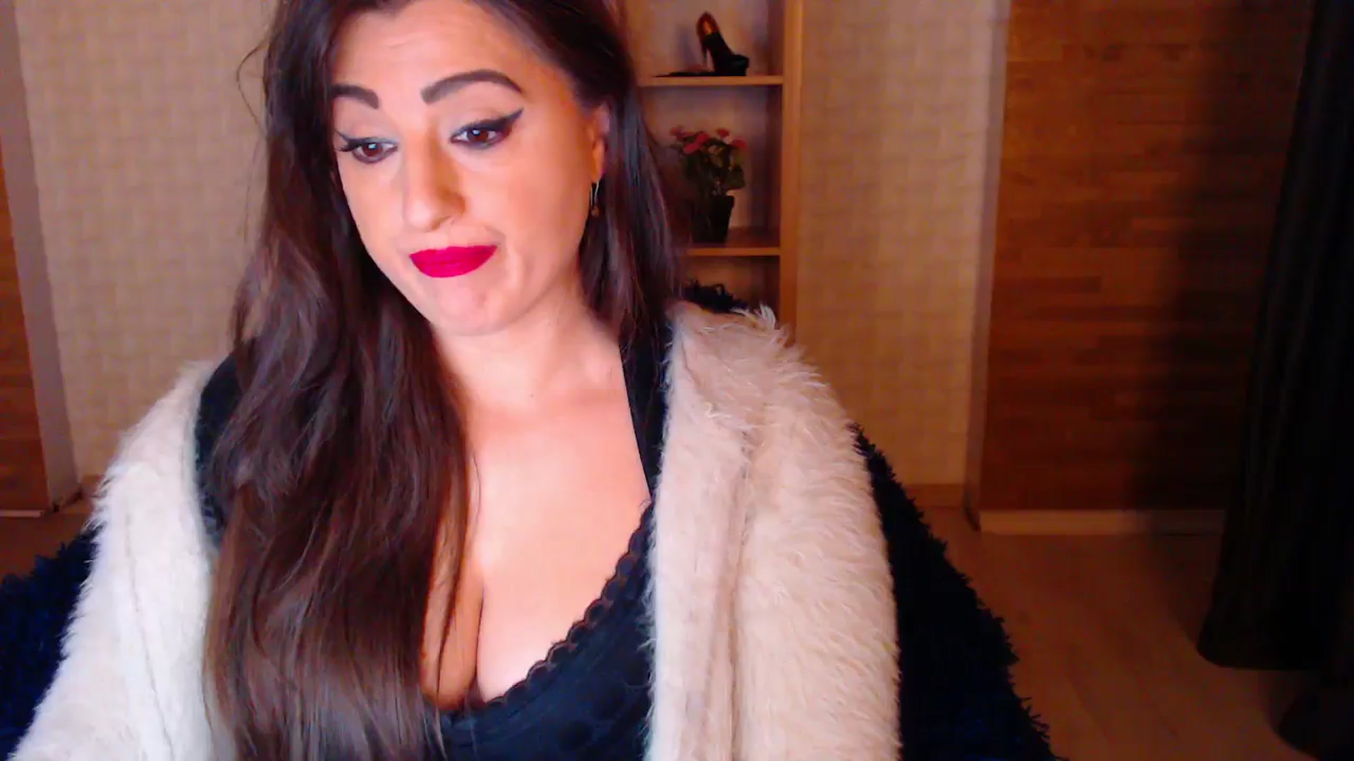 Gallery image thumbnail from HotRebbecca's myfreecams stream on, 05/19/2025, 24:04 image 15 of 20