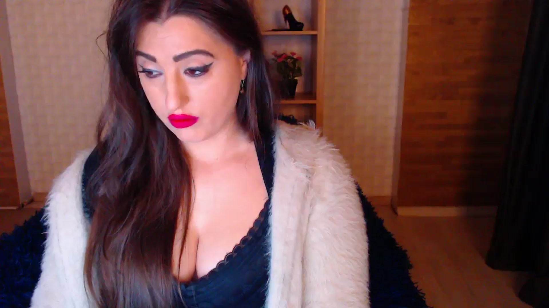 Gallery image thumbnail from HotRebbecca's myfreecams stream on, 05/19/2025, 24:04 image 16 of 20