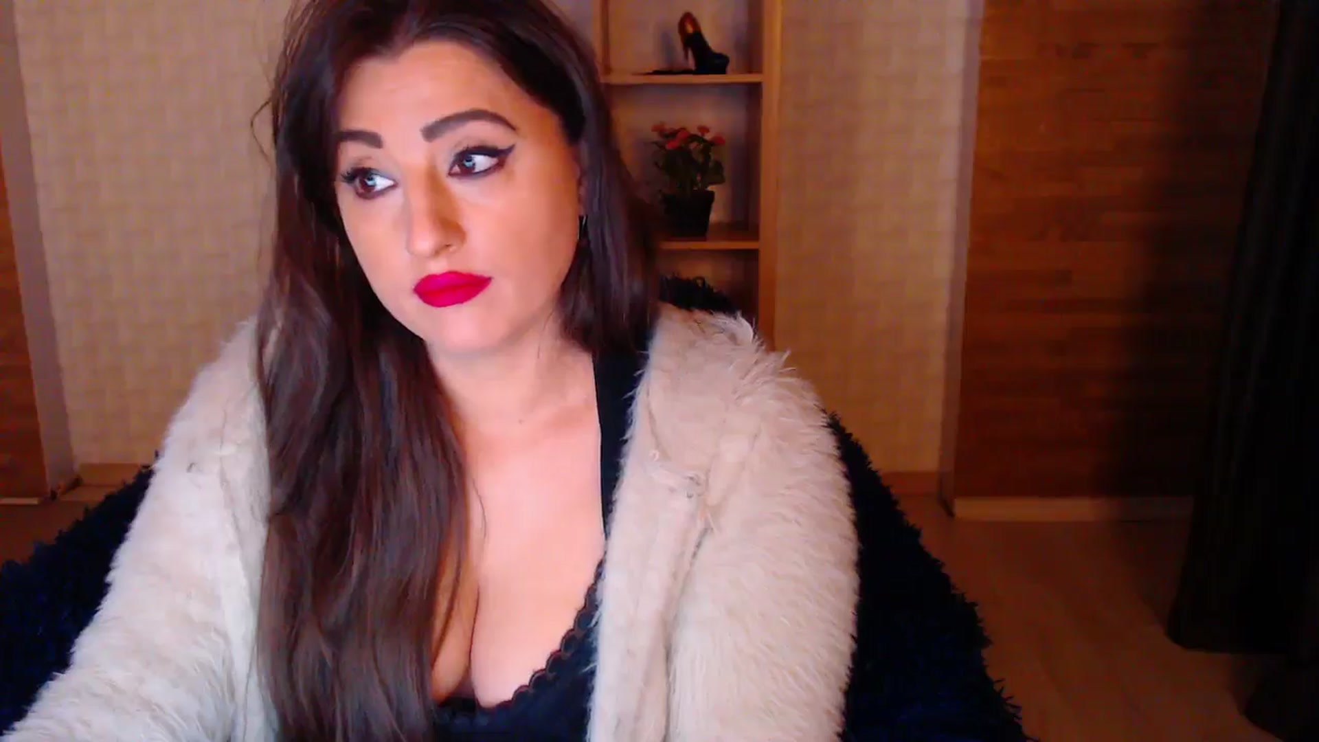 Gallery image thumbnail from HotRebbecca's myfreecams stream on, 05/19/2025, 24:04 image 12 of 20