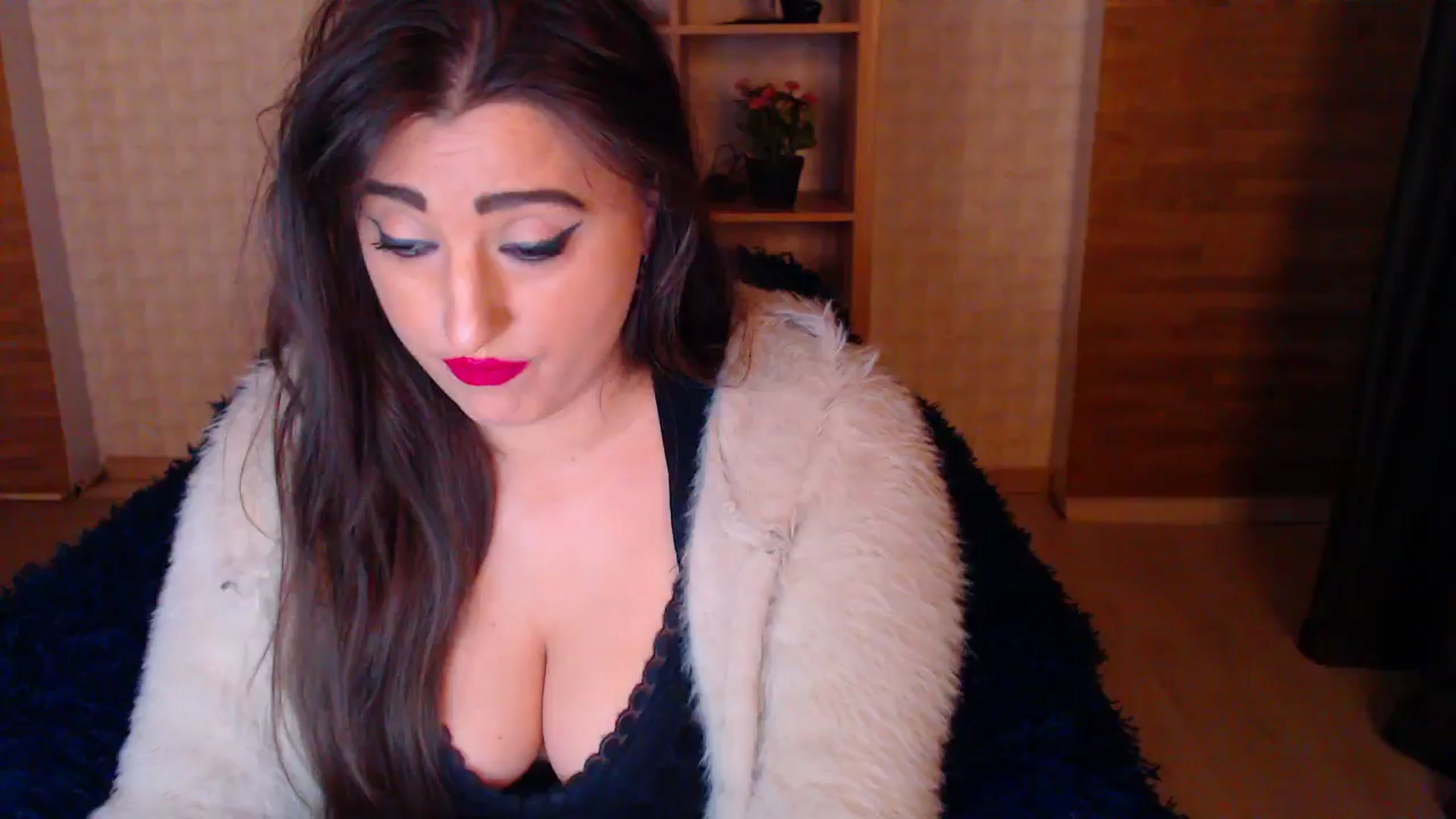 Gallery image thumbnail from HotRebbecca's myfreecams stream on, 05/19/2025, 24:04 image 5 of 20