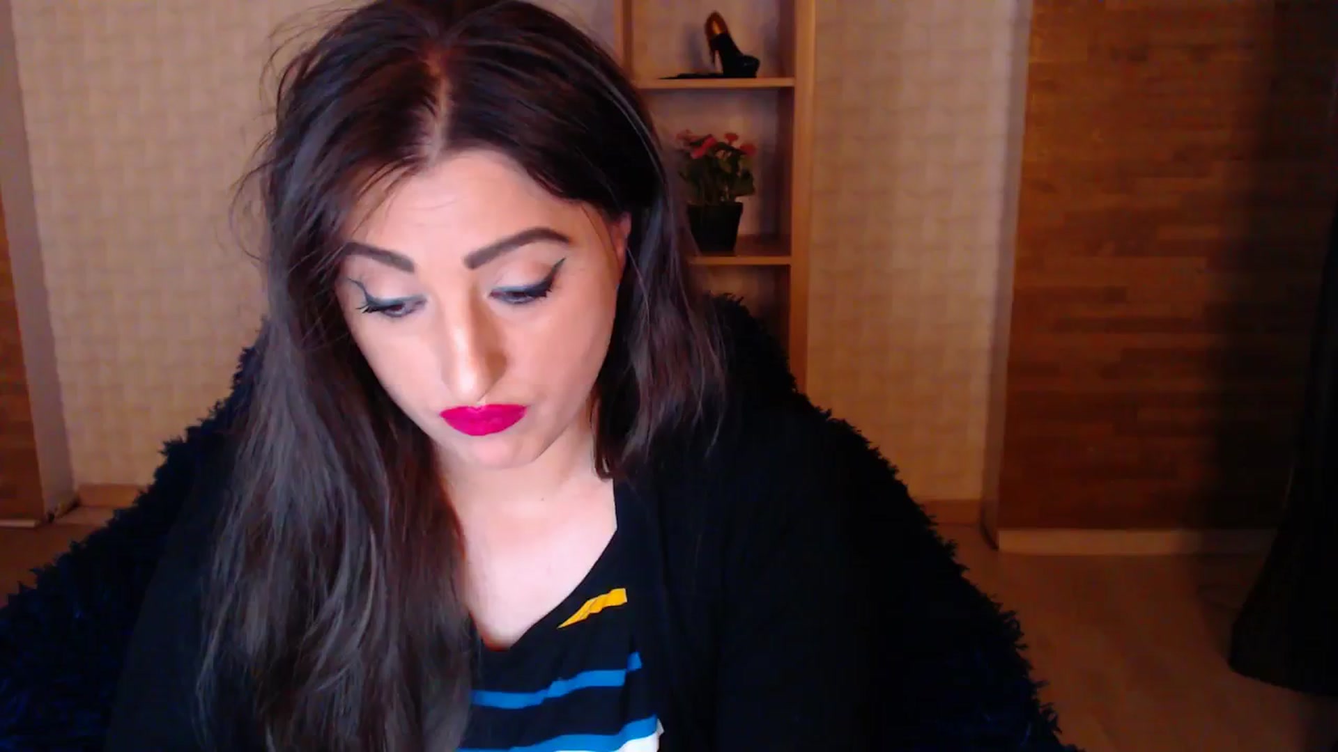 Gallery image thumbnail from HotRebbecca's myfreecams stream on, 05/20/2025, 24:04 image 16 of 20