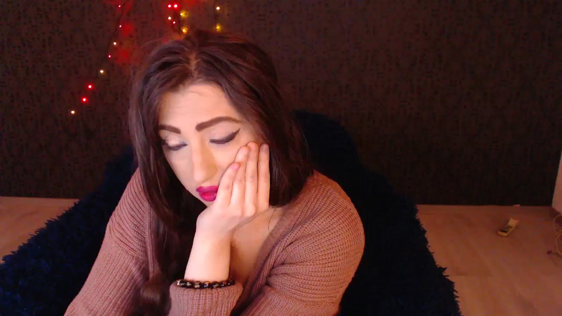 Gallery image thumbnail from HotRebbecca's myfreecams stream on, 12/24/2025, 05:13 image 15 of 20