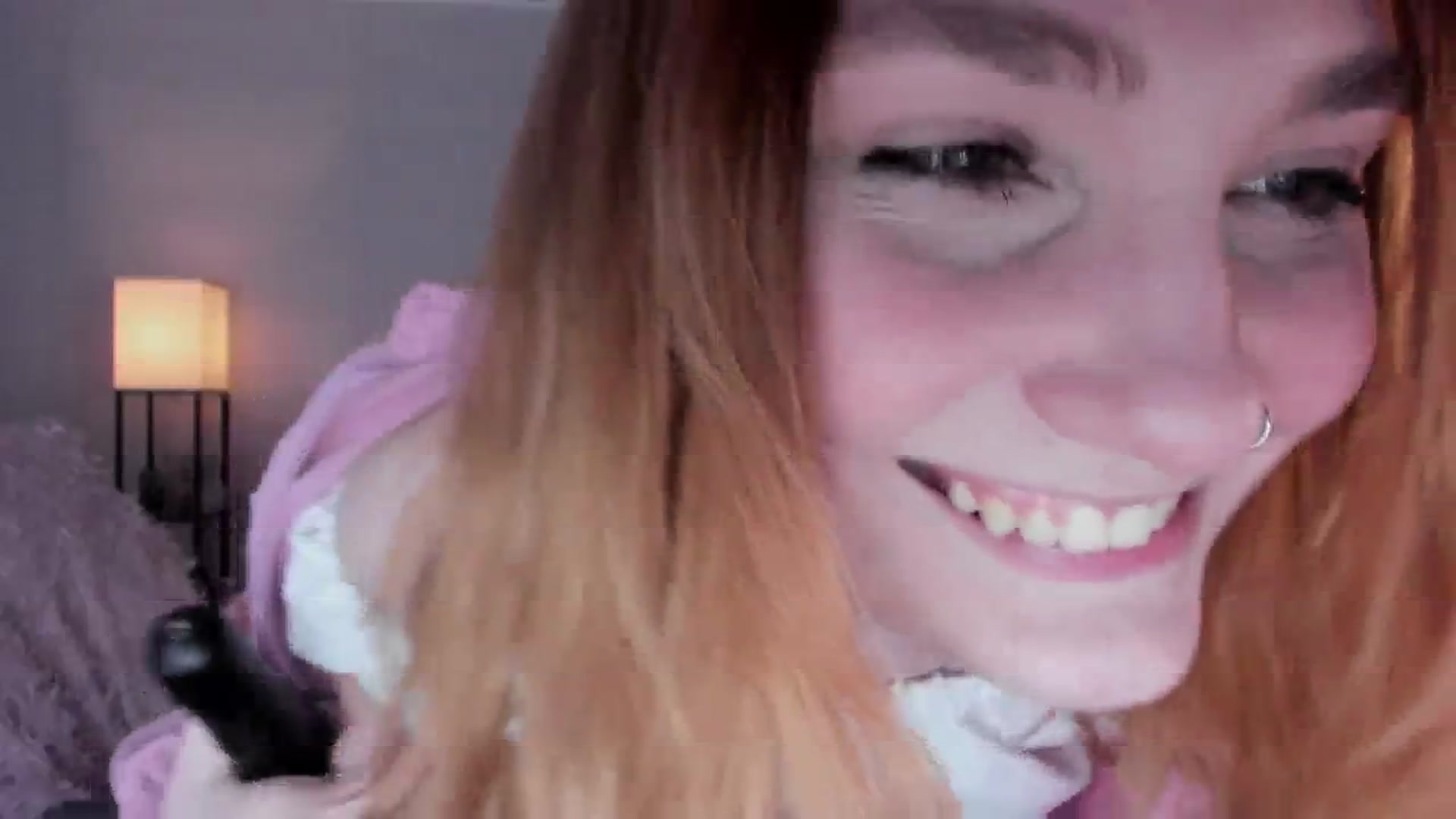Gallery image thumbnail from HotRedPipper's myfreecams stream on, 12/01/2025, 09:19 image 17 of 20