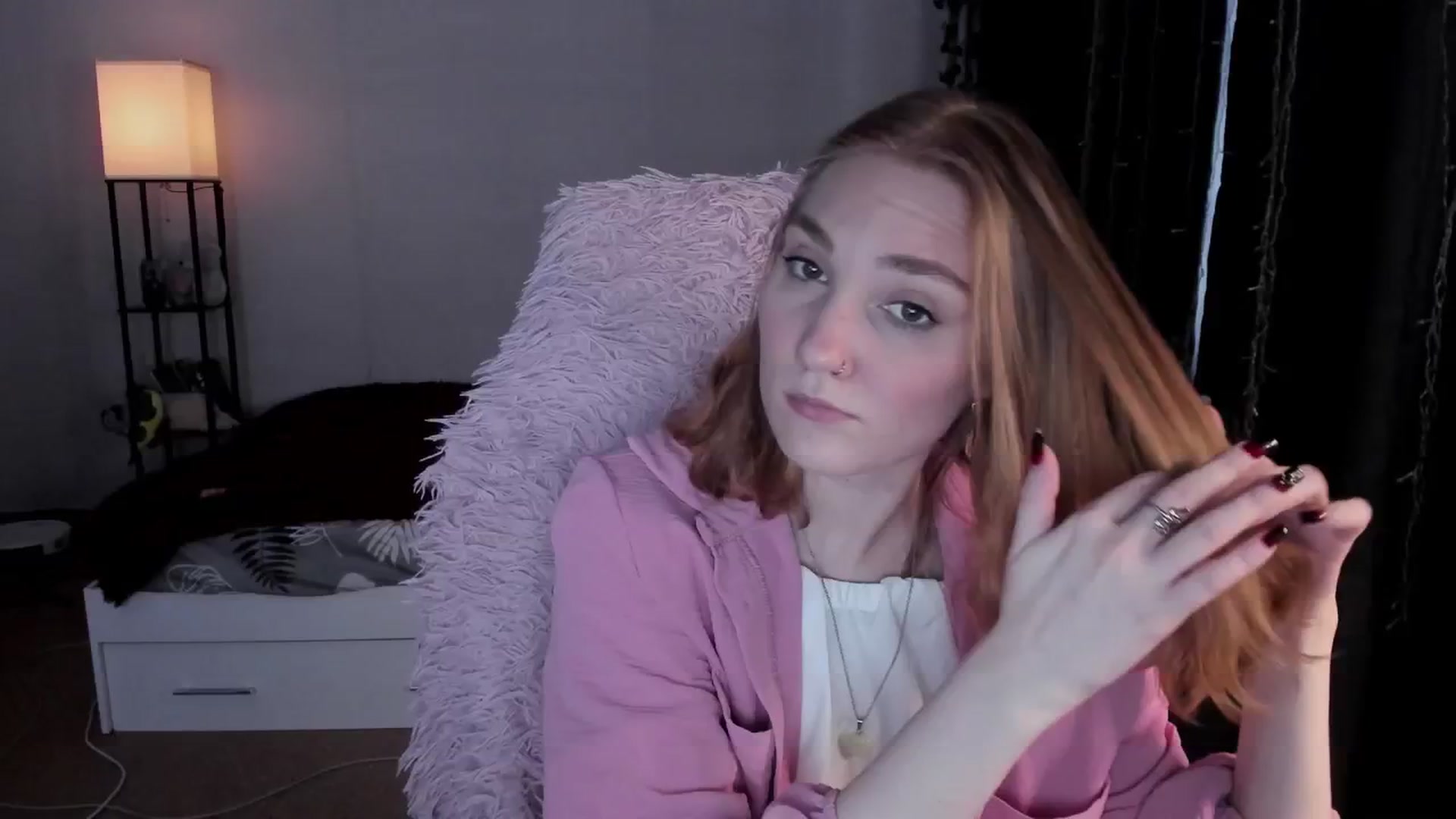 Gallery image thumbnail from HotRedPipper's myfreecams stream on, 12/01/2025, 09:29 image 1 of 20