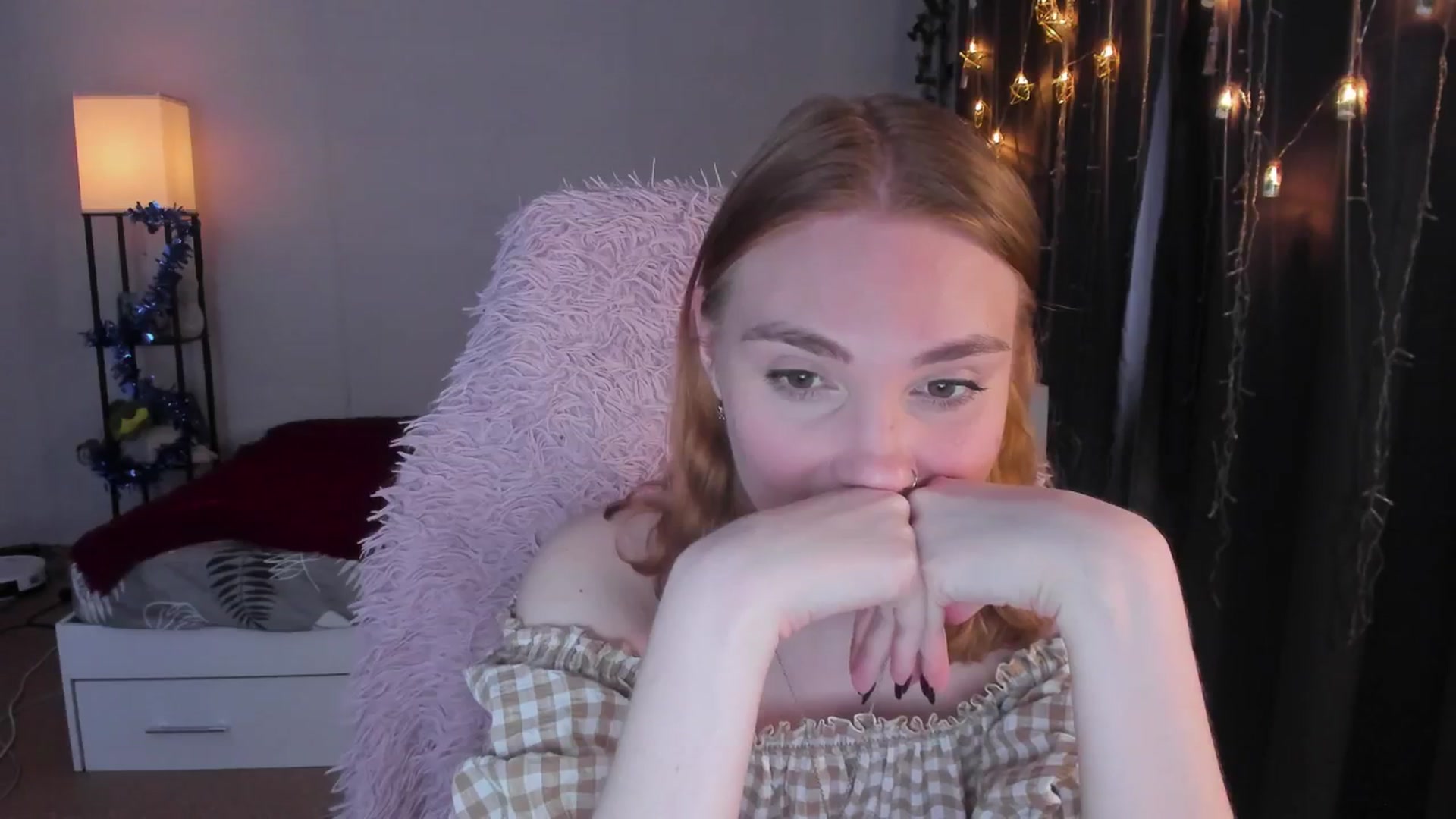 Gallery image thumbnail from HotRedPipper's myfreecams stream on, 12/03/2025, 10:03 image 20 of 20