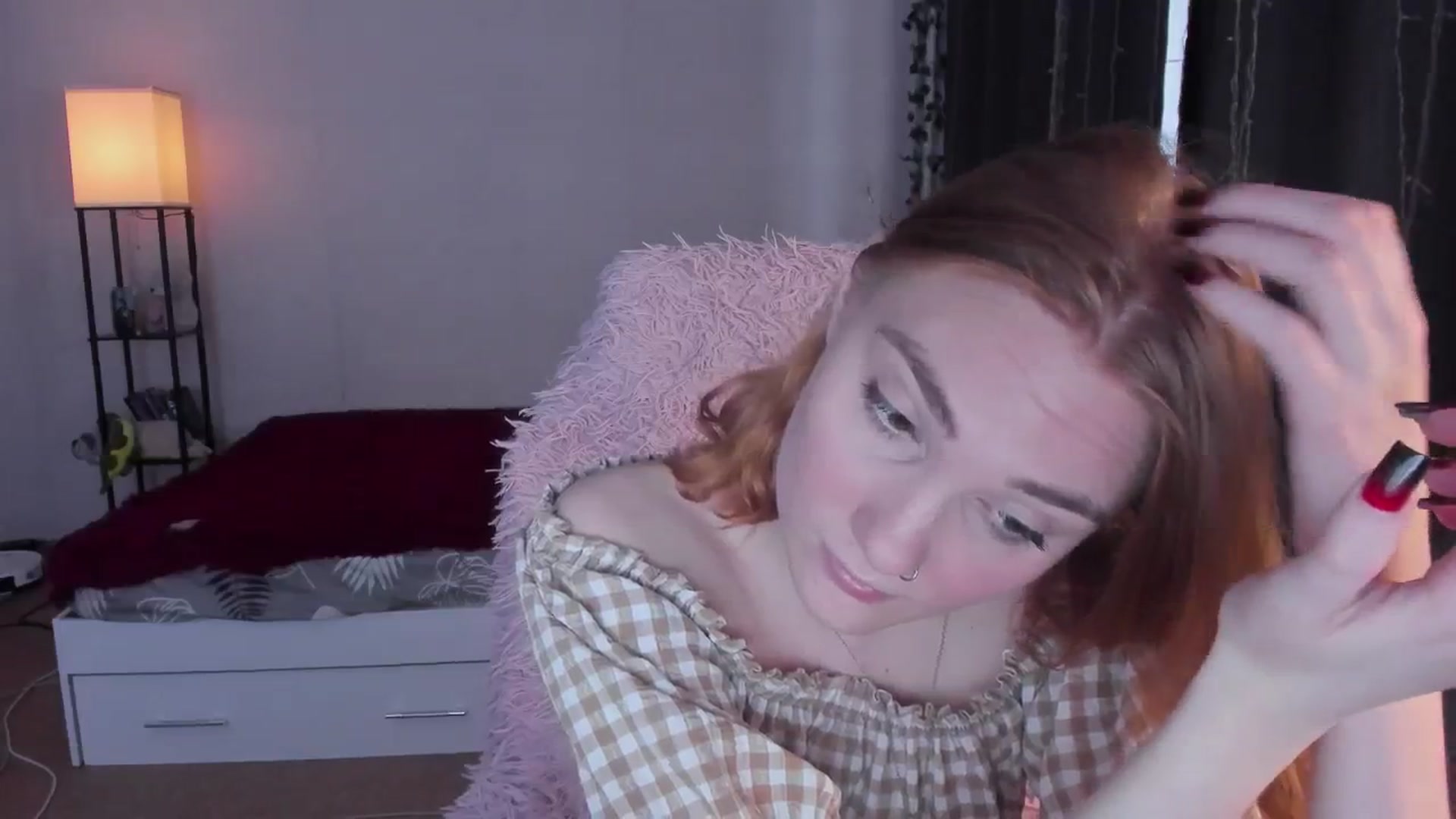 Gallery image thumbnail from HotRedPipper's myfreecams stream on, 12/03/2025, 10:03 image 9 of 20