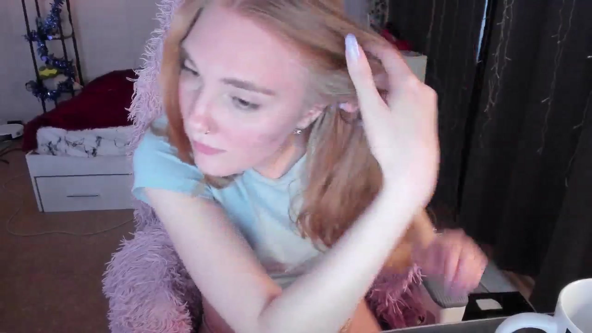Gallery image thumbnail from HotRedPipper's myfreecams stream on, 12/07/2025, 10:05 image 15 of 20