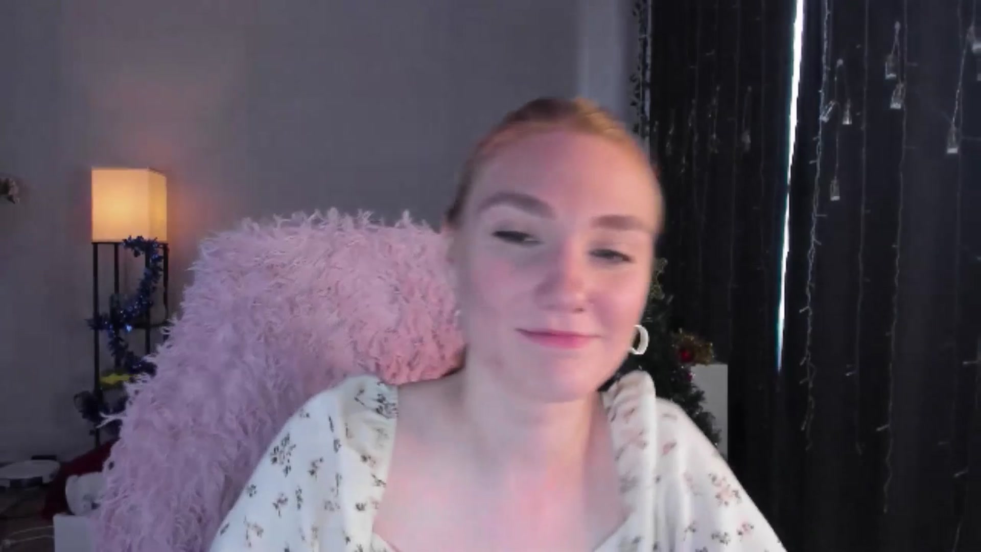 Gallery image thumbnail from HotRedPipper's myfreecams stream on, 12/09/2025, 08:48 image 9 of 20