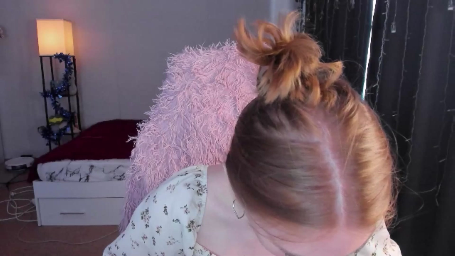 Gallery image thumbnail from HotRedPipper's myfreecams stream on, 12/09/2025, 08:48 image 8 of 20