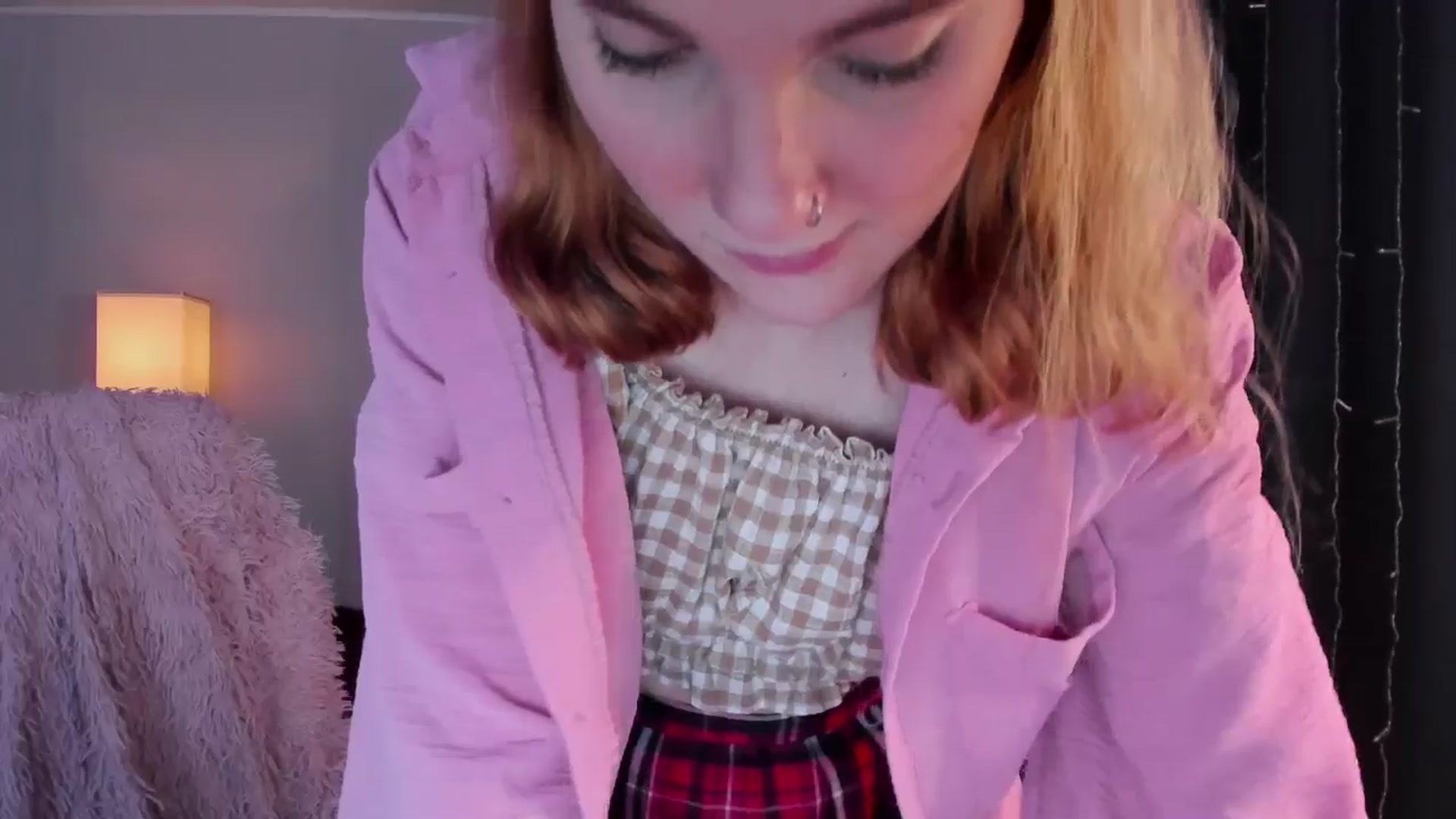 Gallery image thumbnail from HotRedPipper's myfreecams stream on, 12/18/2025, 09:53 image 6 of 20