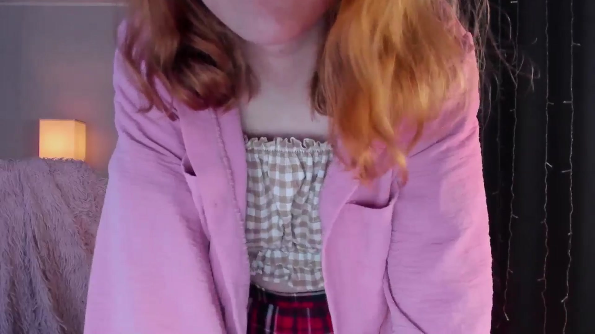 Gallery image thumbnail from HotRedPipper's myfreecams stream on, 12/18/2025, 09:53 image 4 of 20