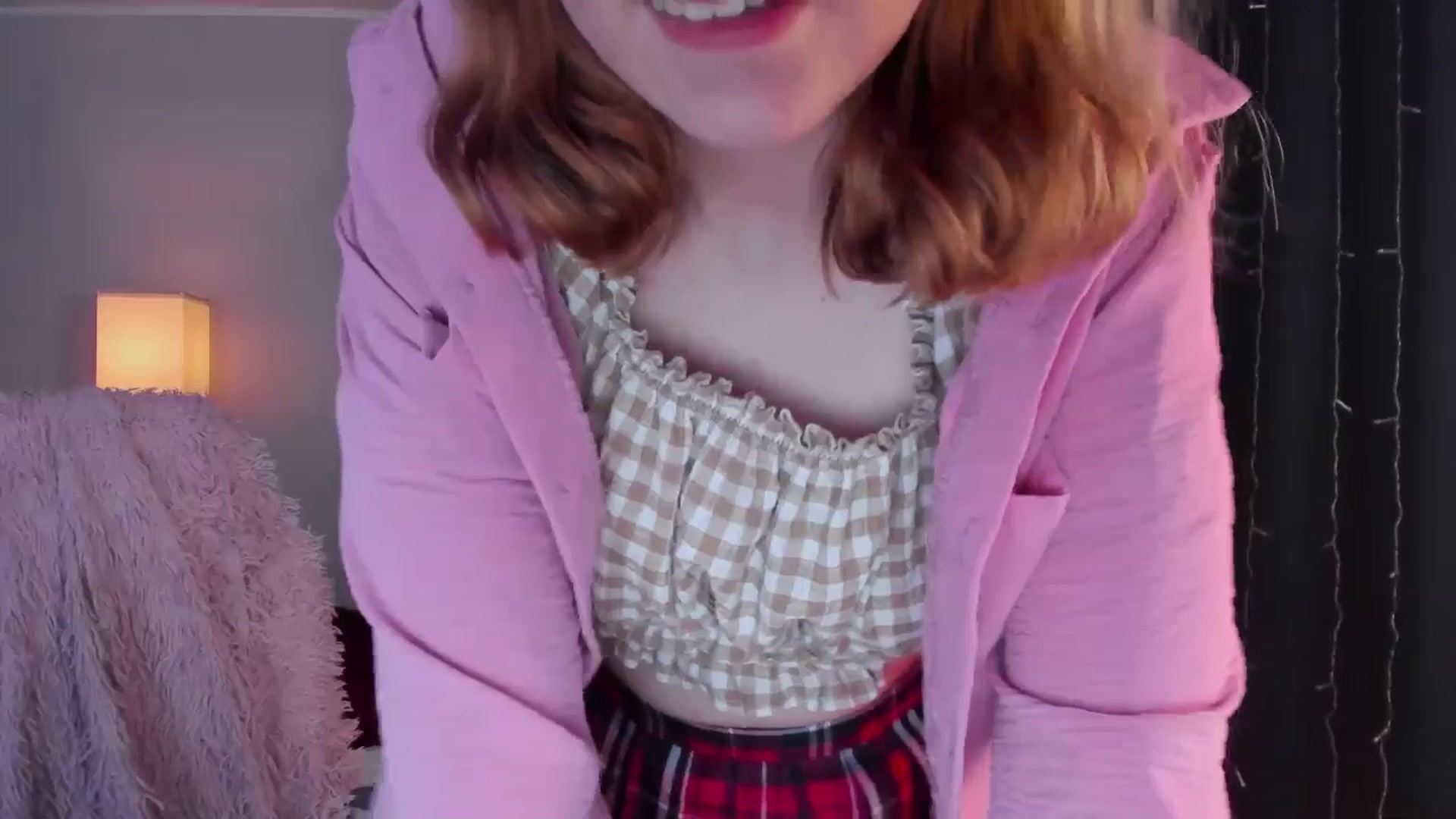 Gallery image thumbnail from HotRedPipper's myfreecams stream on, 12/18/2025, 09:53 image 5 of 20