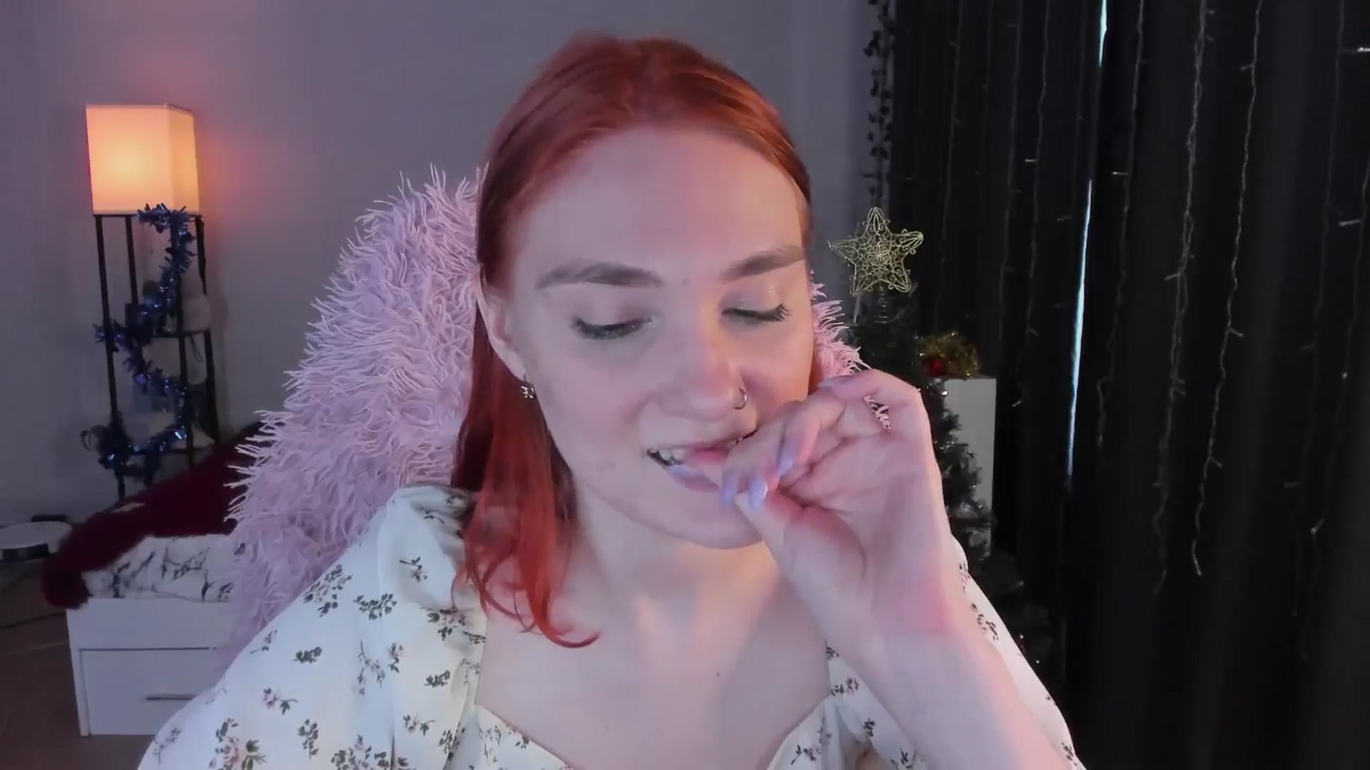 Gallery image thumbnail from HotRedPipper's myfreecams stream on, 12/22/2025, 09:32 image 19 of 20