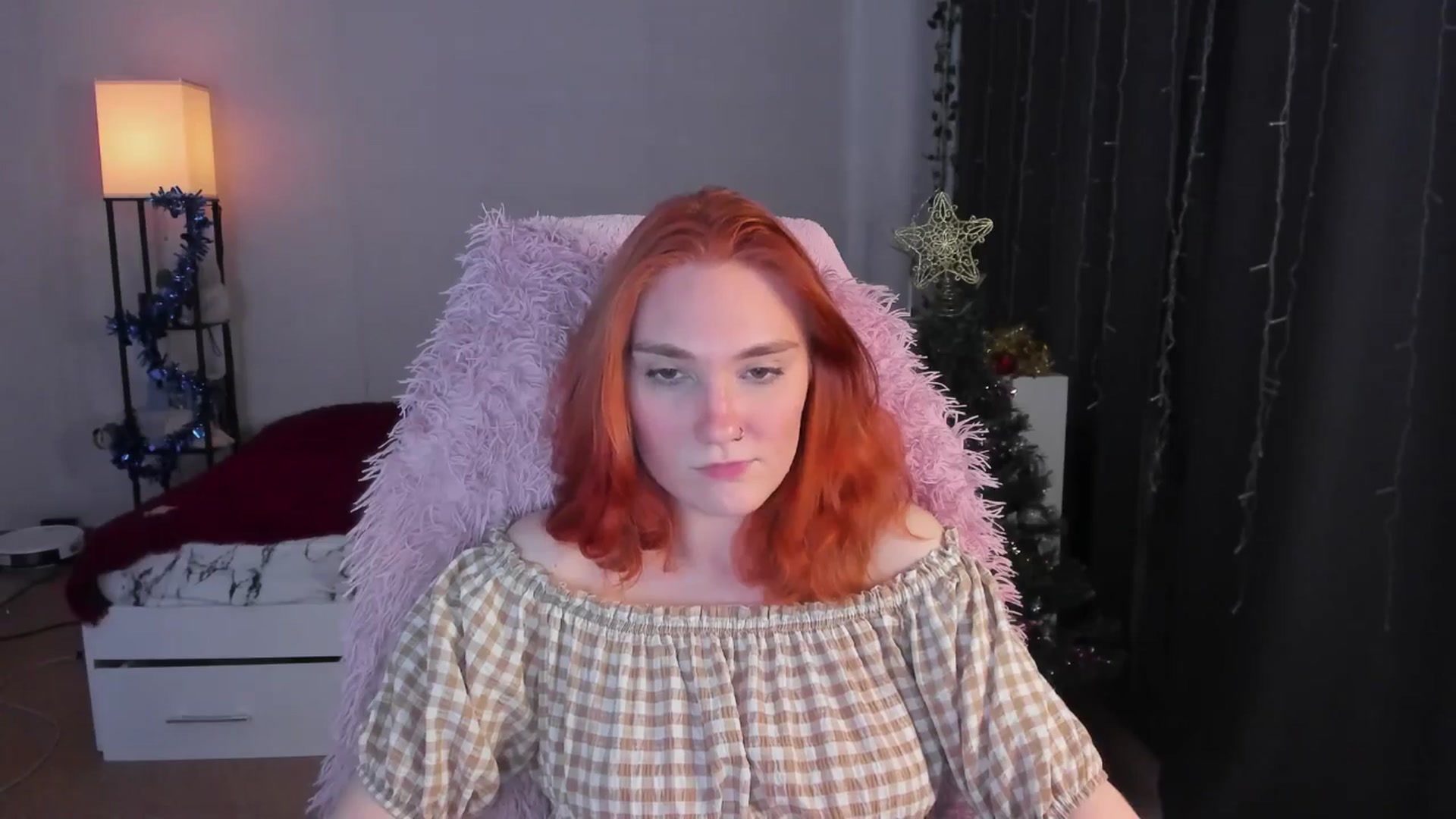 Gallery image thumbnail from HotRedPipper's myfreecams stream on, 12/24/2025, 09:41 image 4 of 20