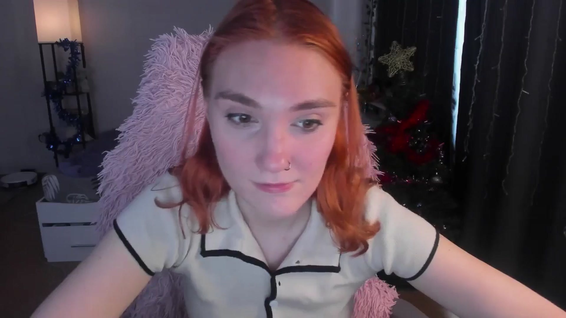 Gallery image thumbnail from HotRedPipper's myfreecams stream on, 01/02/2026, 08:13 image 16 of 20