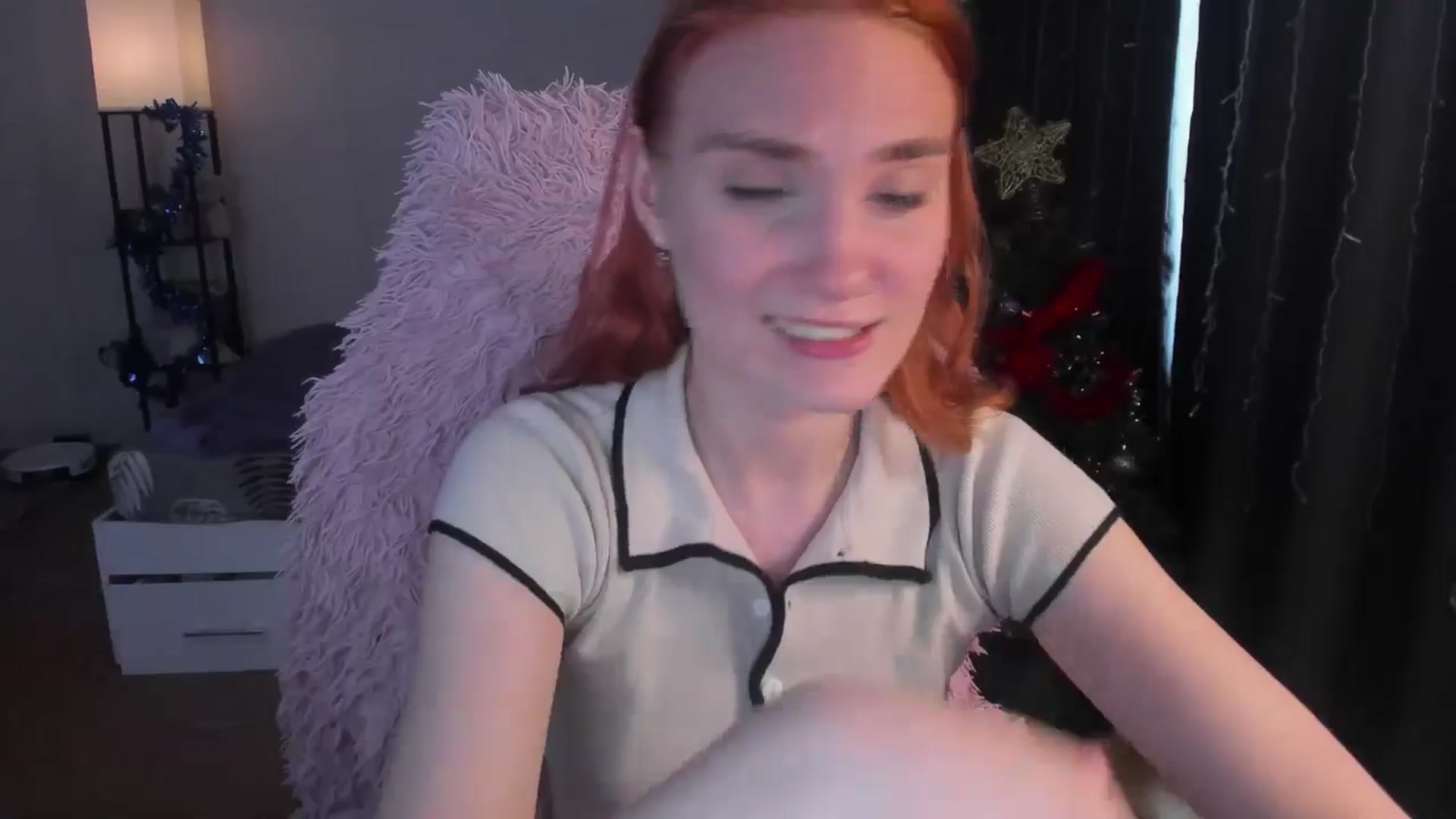 Gallery image thumbnail from HotRedPipper's myfreecams stream on, 01/02/2026, 08:13 image 15 of 20