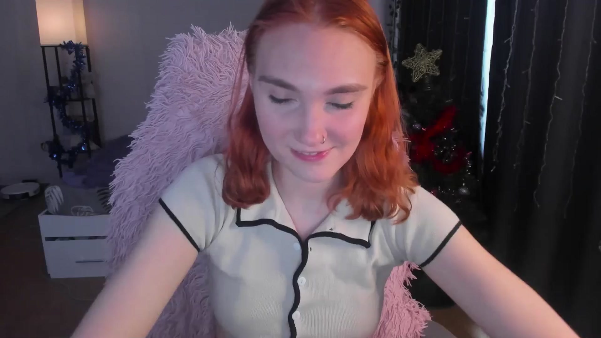 Gallery image thumbnail from HotRedPipper's myfreecams stream on, 01/02/2026, 08:13 image 17 of 20