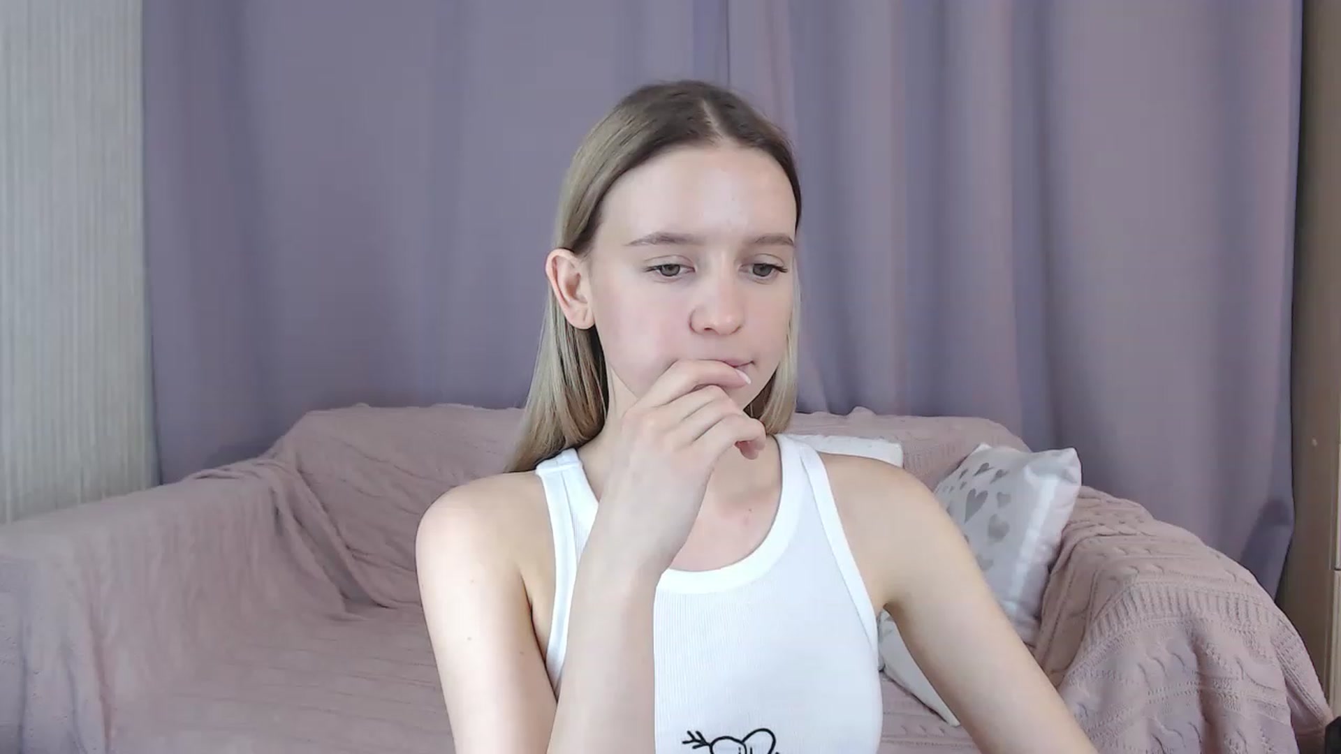 Gallery image thumbnail from HotSwJenna's myfreecams stream on, 11/16/2022, 08:01 image 19 of 20