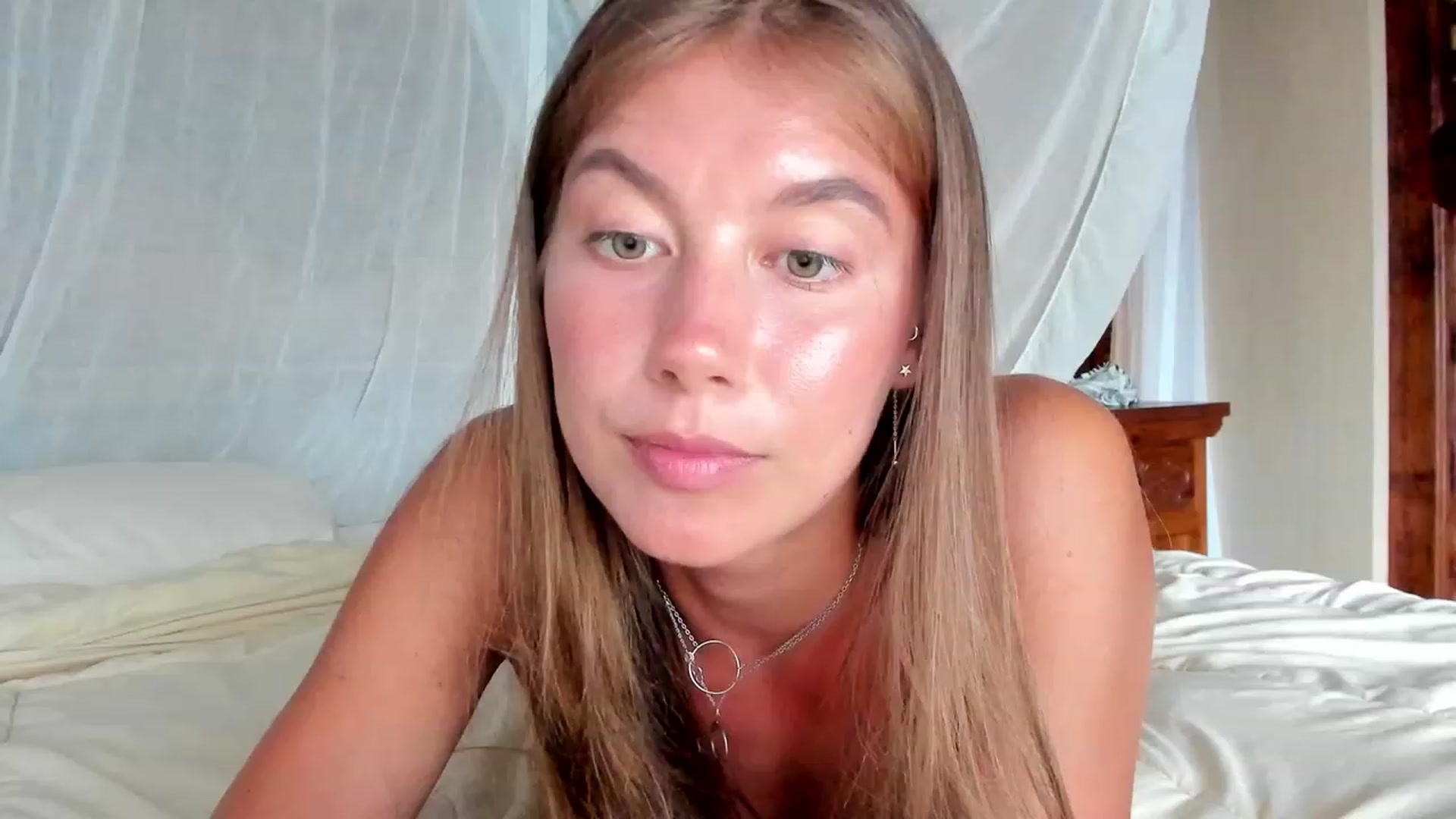 Gallery image thumbnail from HotUAJasNews's myfreecams stream on, 11/15/2022, 07:00 image 9 of 20